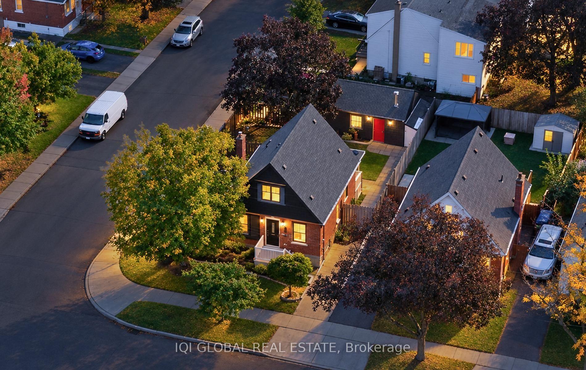 504 E Brucedale Avenue E, Hamilton — Detached for sale, photo 1