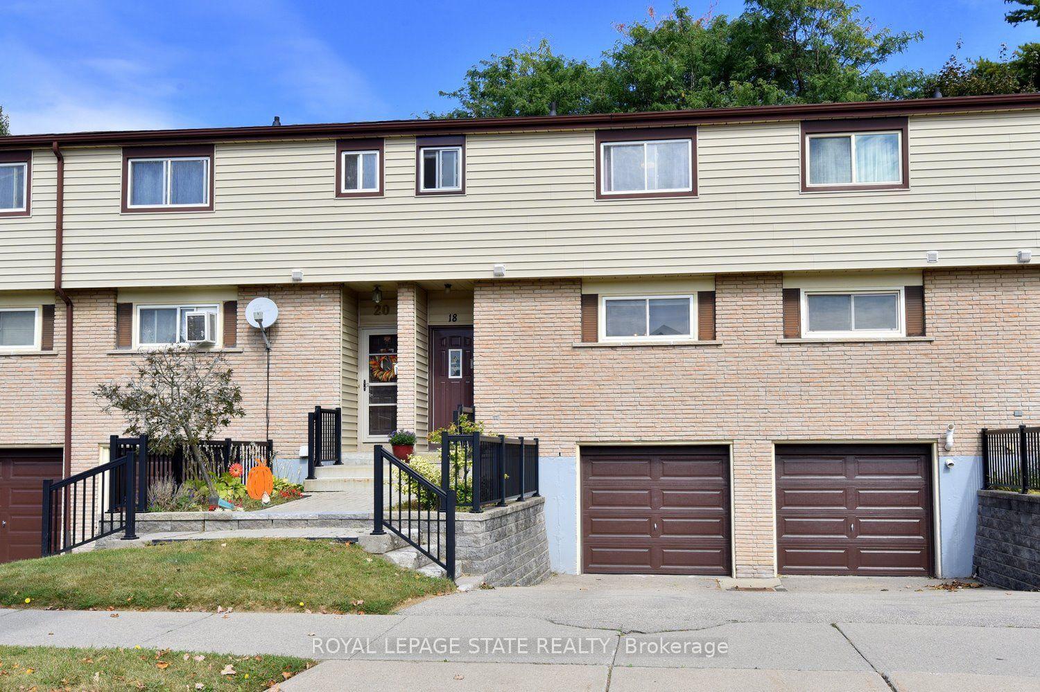 18 Claudette Gate, Hamilton — Condo Town for sale, photo 1