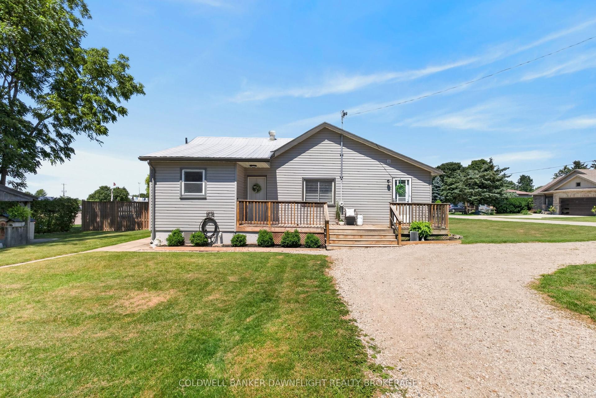 221 Prince Arthur Street, South Huron — Detached for sale, photo 1