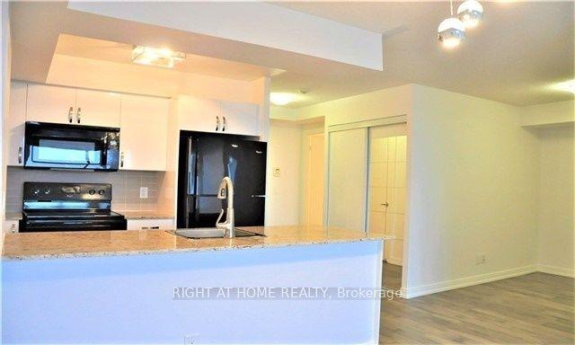 151 Village Green Square 809 #809 — photo 1