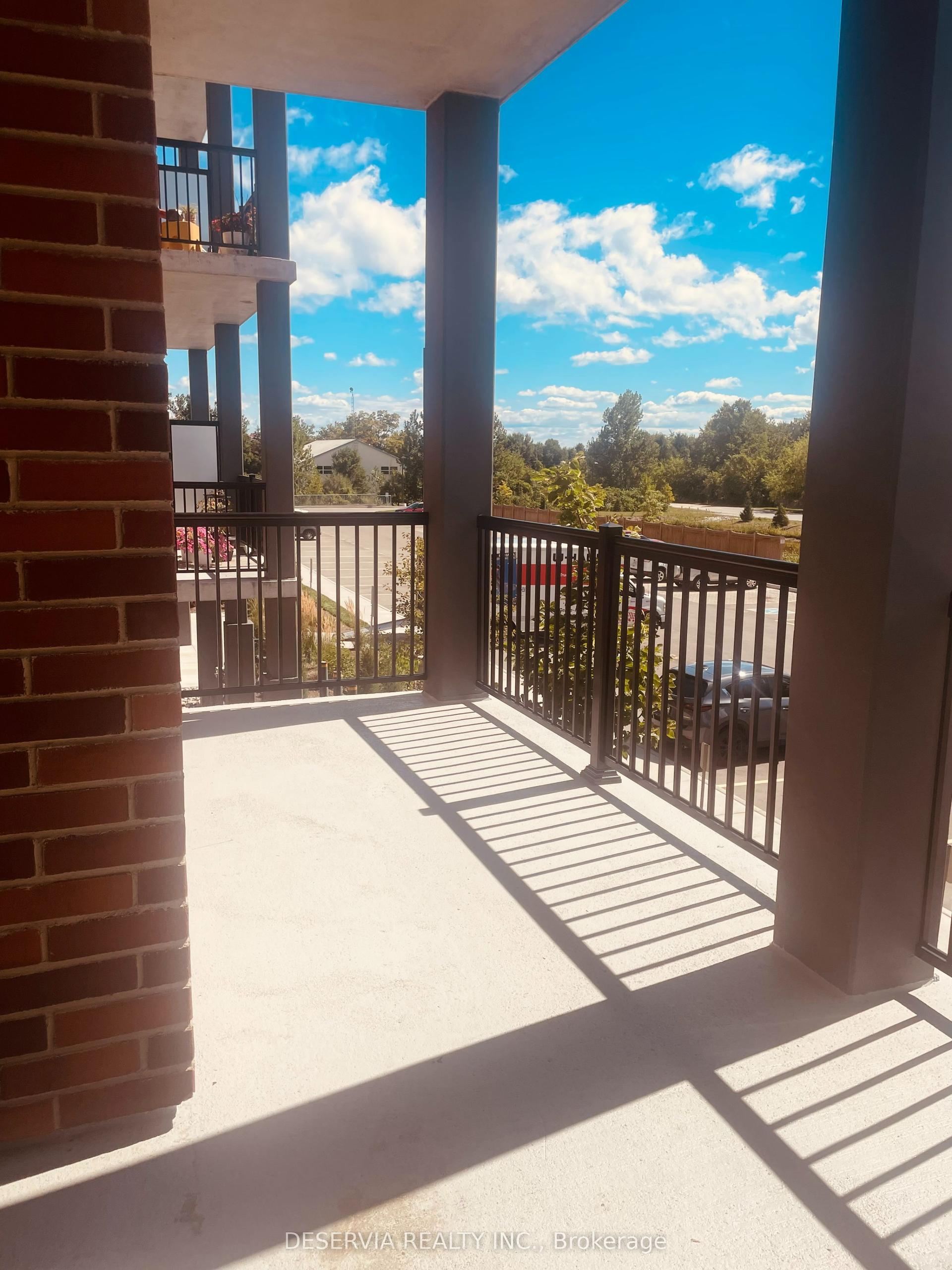 121 Mary Street Unit 205 #Unit 205, Clearview — Condo for lease, photo 1