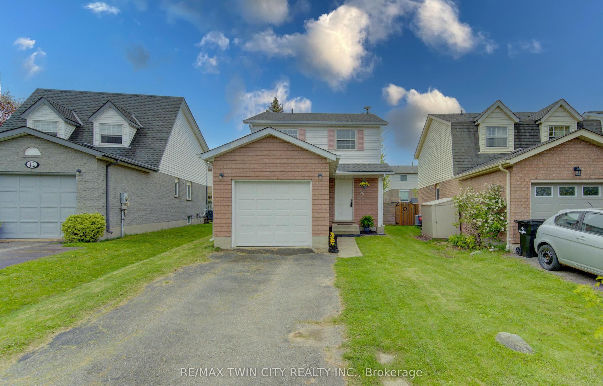 38 Cassidy Court — photo 1