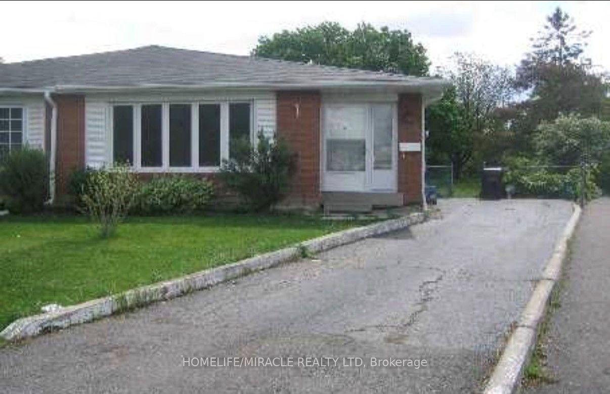 25 Four Leaf Drive, Toronto — Semi-Detached for lease, photo 1