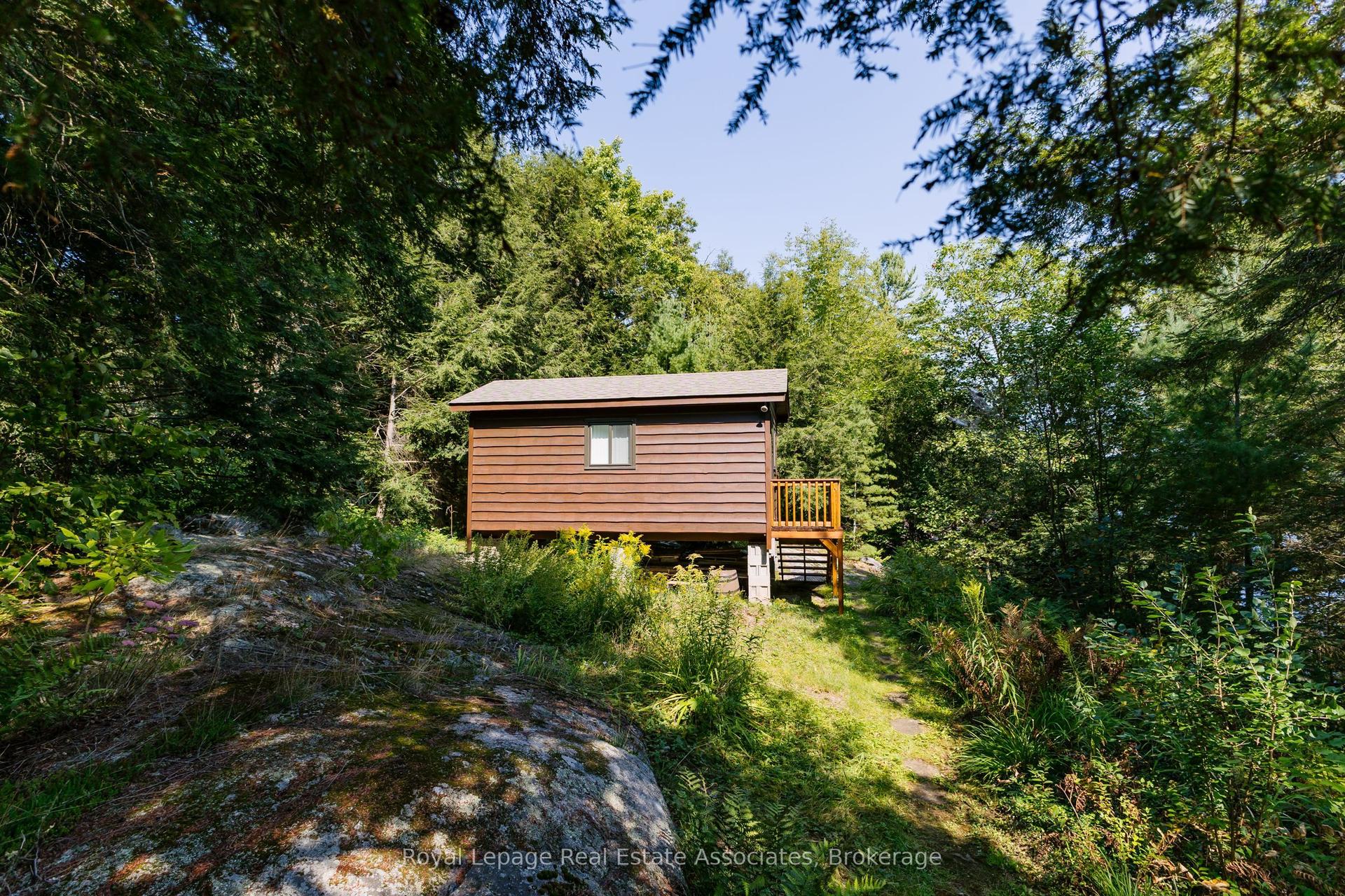 6415 Kennisis Lake Road — photo 1