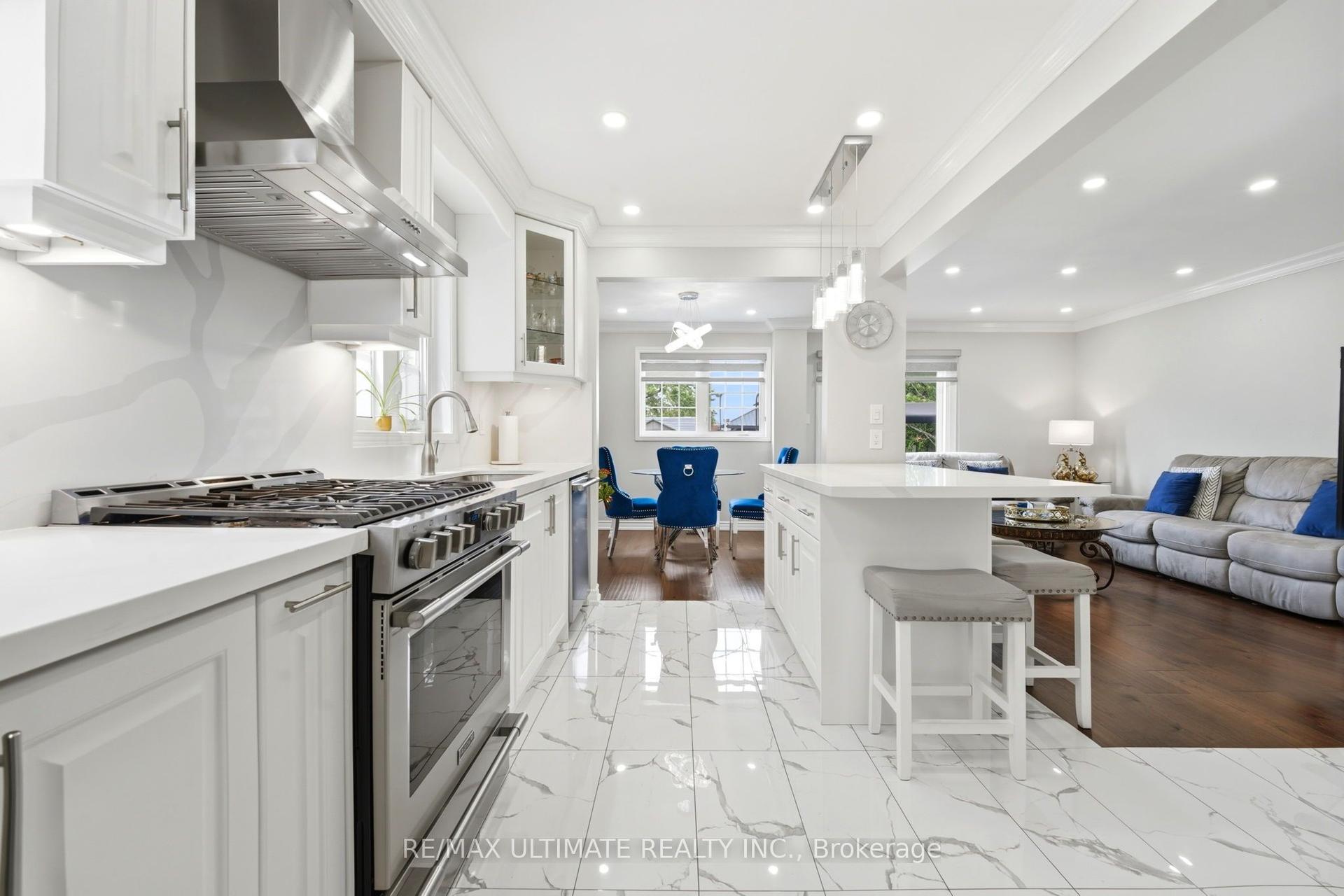 37 Cathy Jean Crescent, Toronto — Detached for sale, photo 1