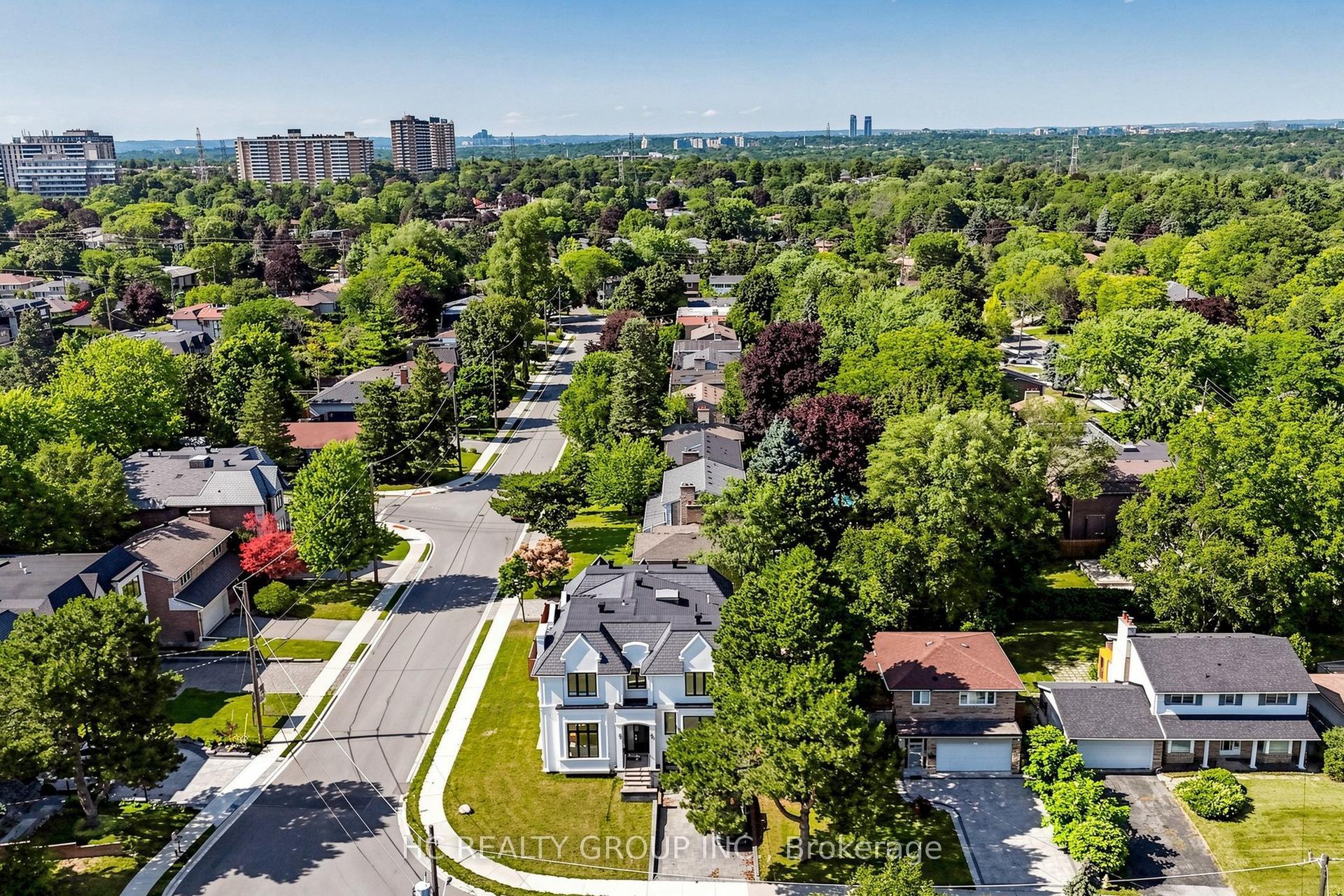 7 Knollview Crescent, Toronto — Detached for sale, photo 1