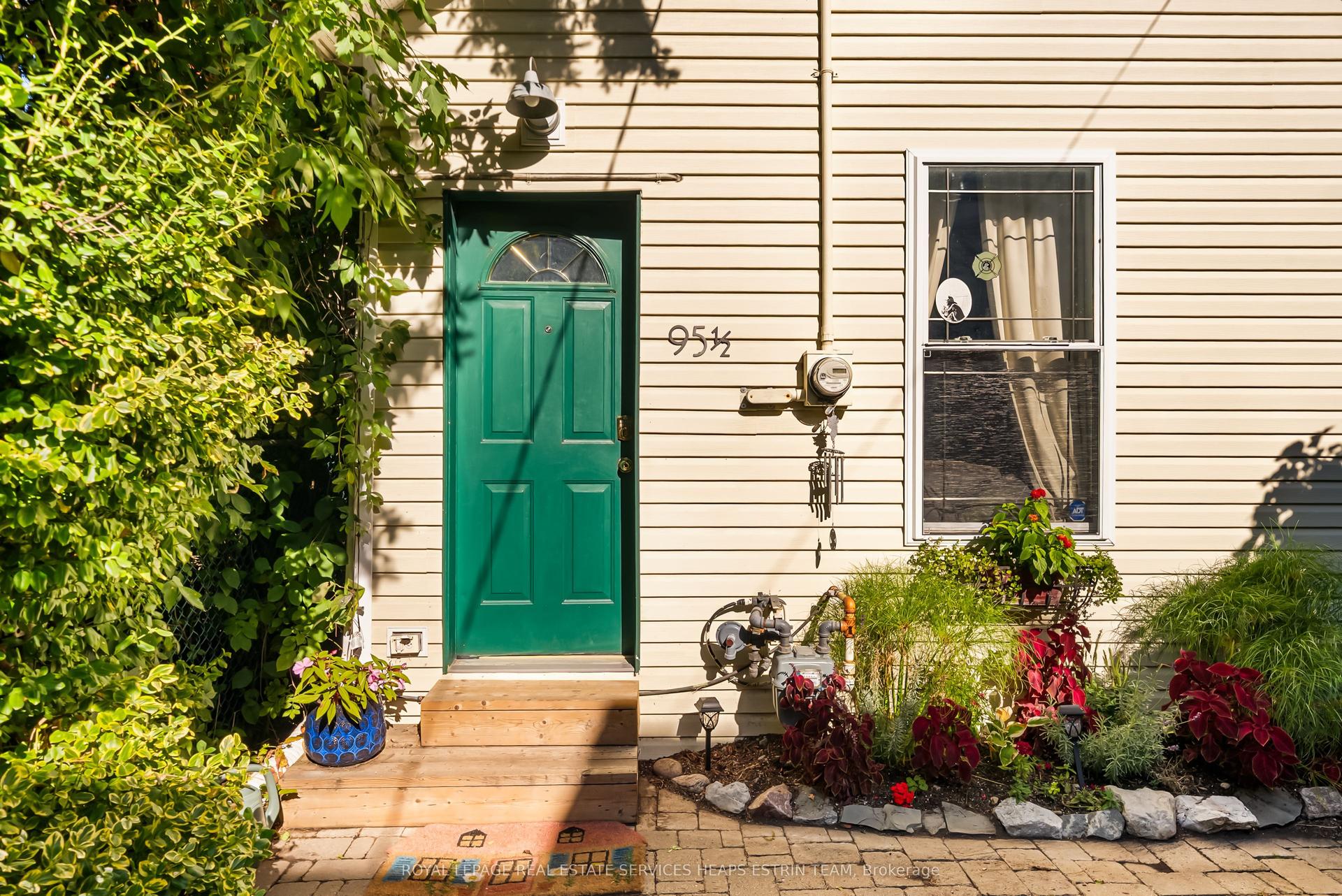 95 1/2 Fuller Avenue — photo 1