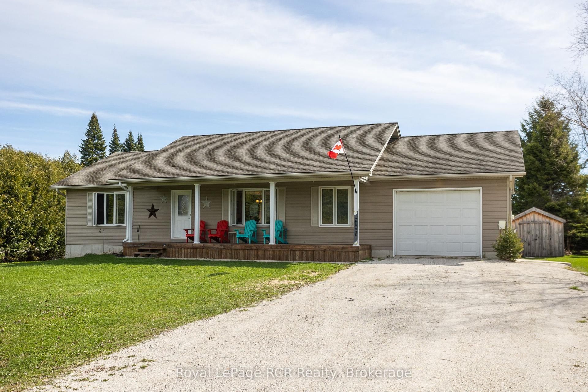 123 Douglas Street — photo 1