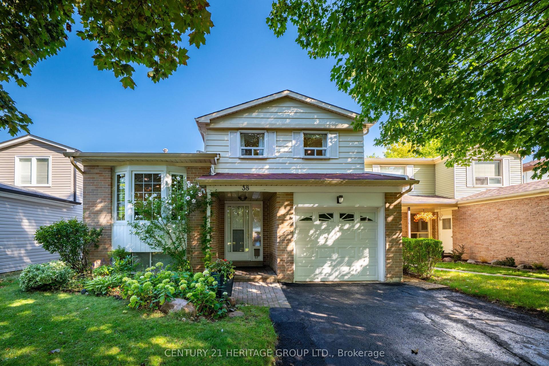 38 Kitsilano Crescent, Richmond Hill — Detached for sale, photo 1