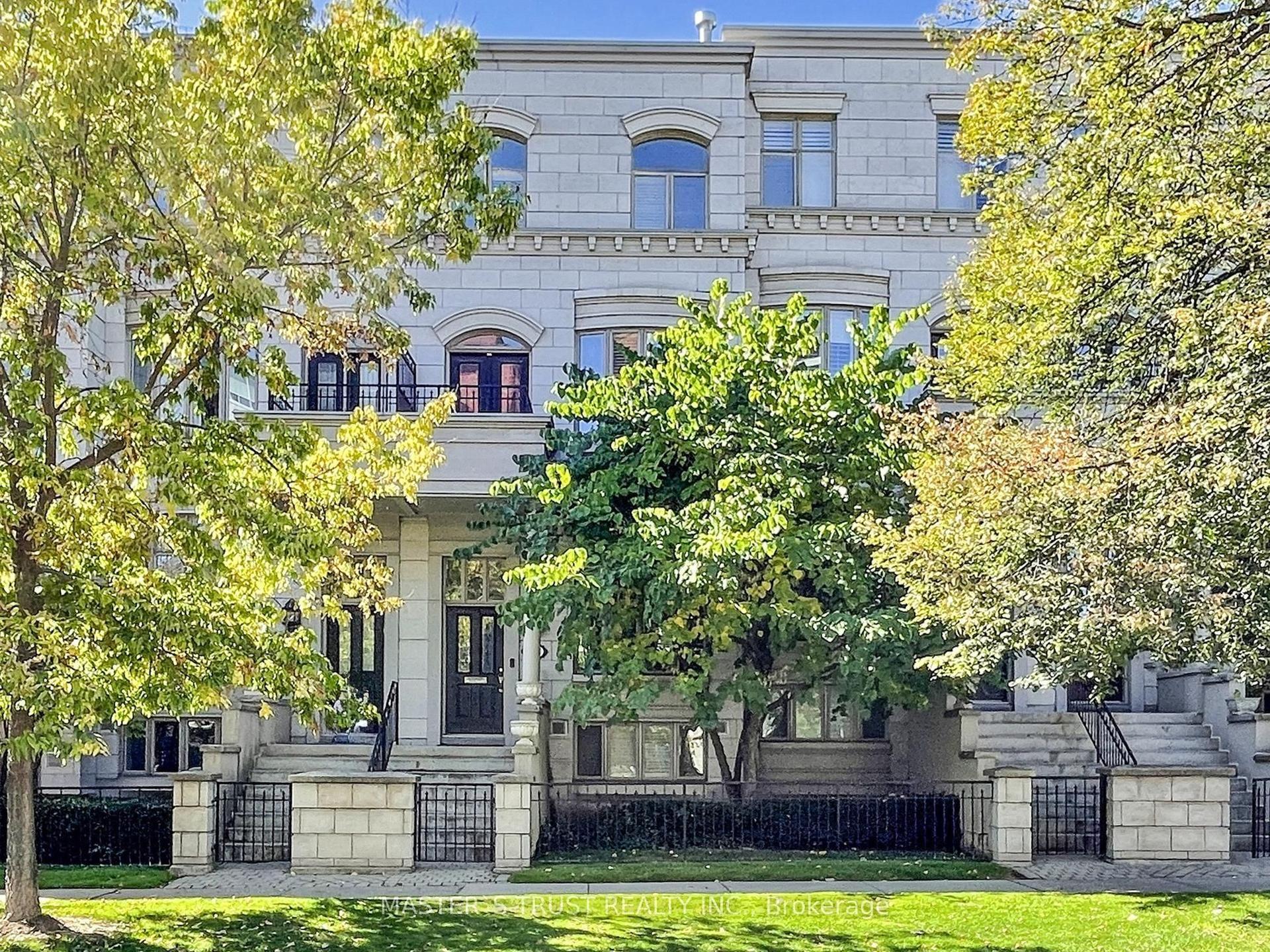 260 Russell Hill Road 11 #11, Toronto — Condo Town for sale, photo 1