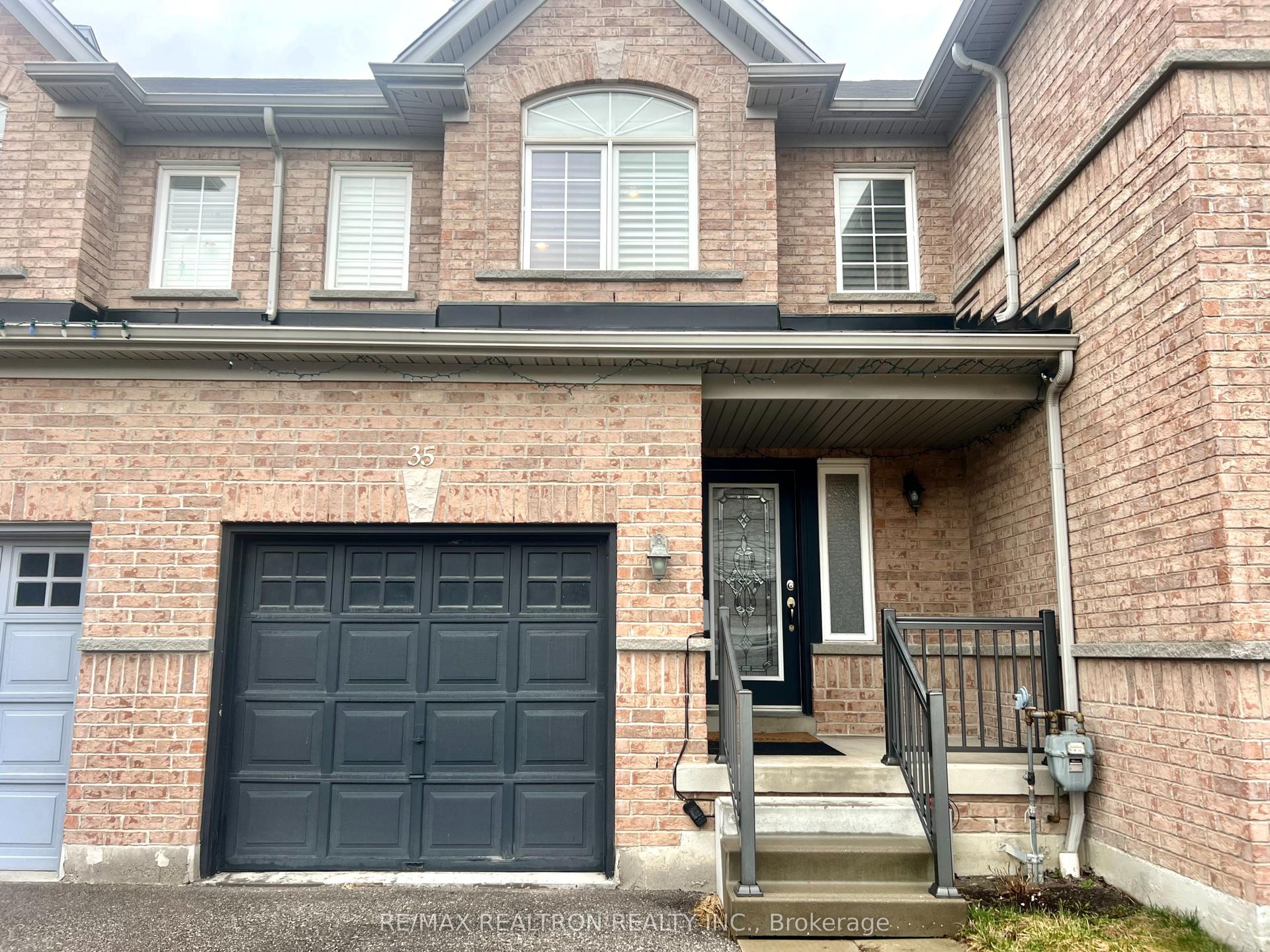 35 Enderly Street — photo 1