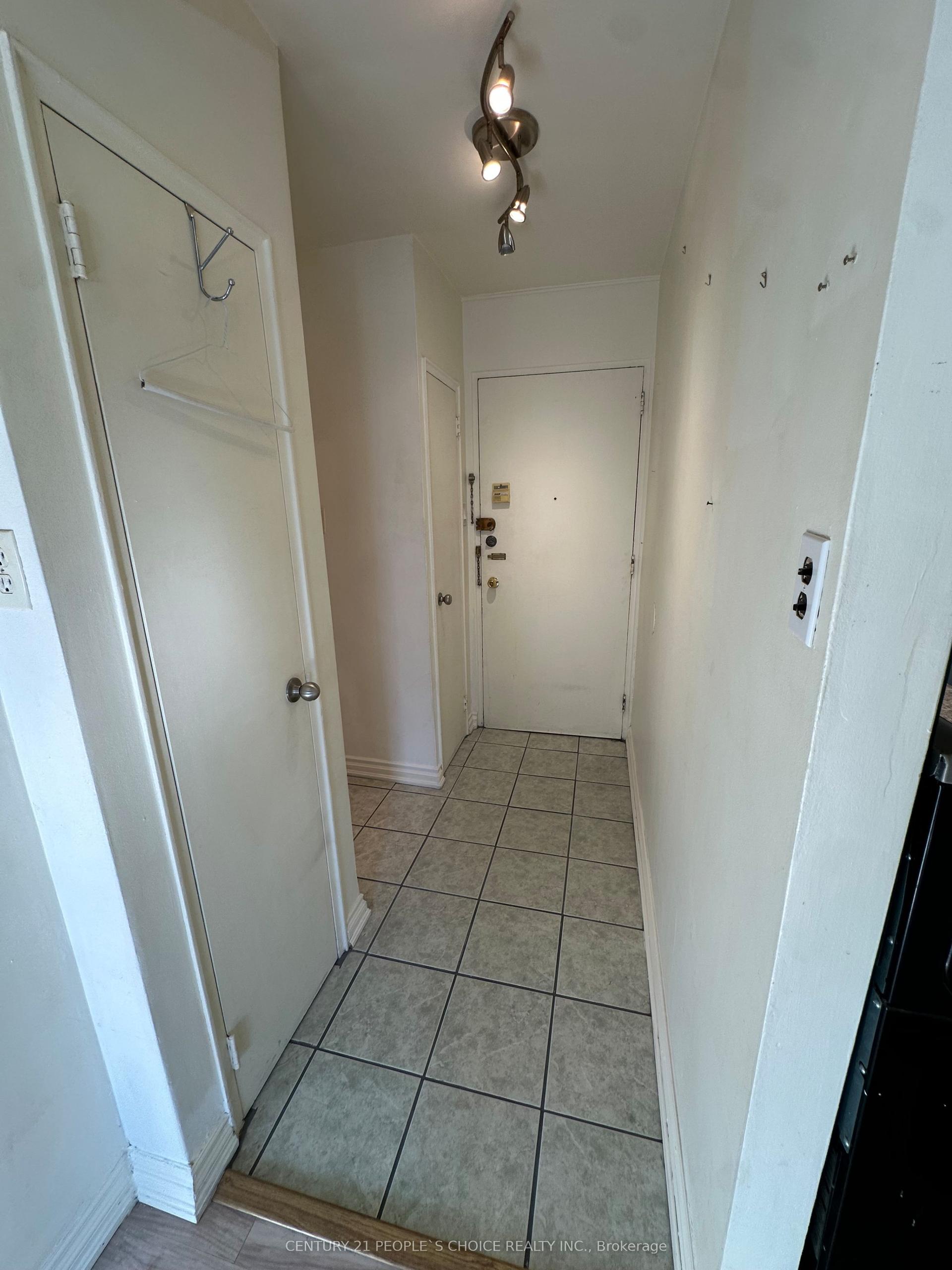 50 Gulliver Road 102 #102, Toronto — Condo for lease, photo 1