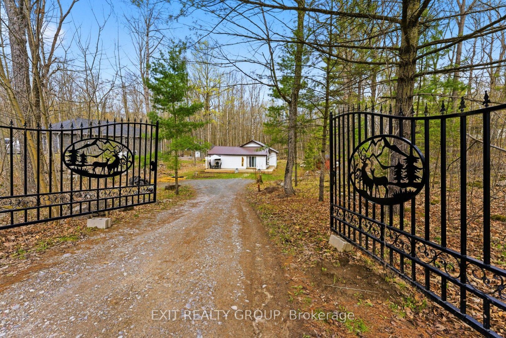 54 Paradise Road — photo 1