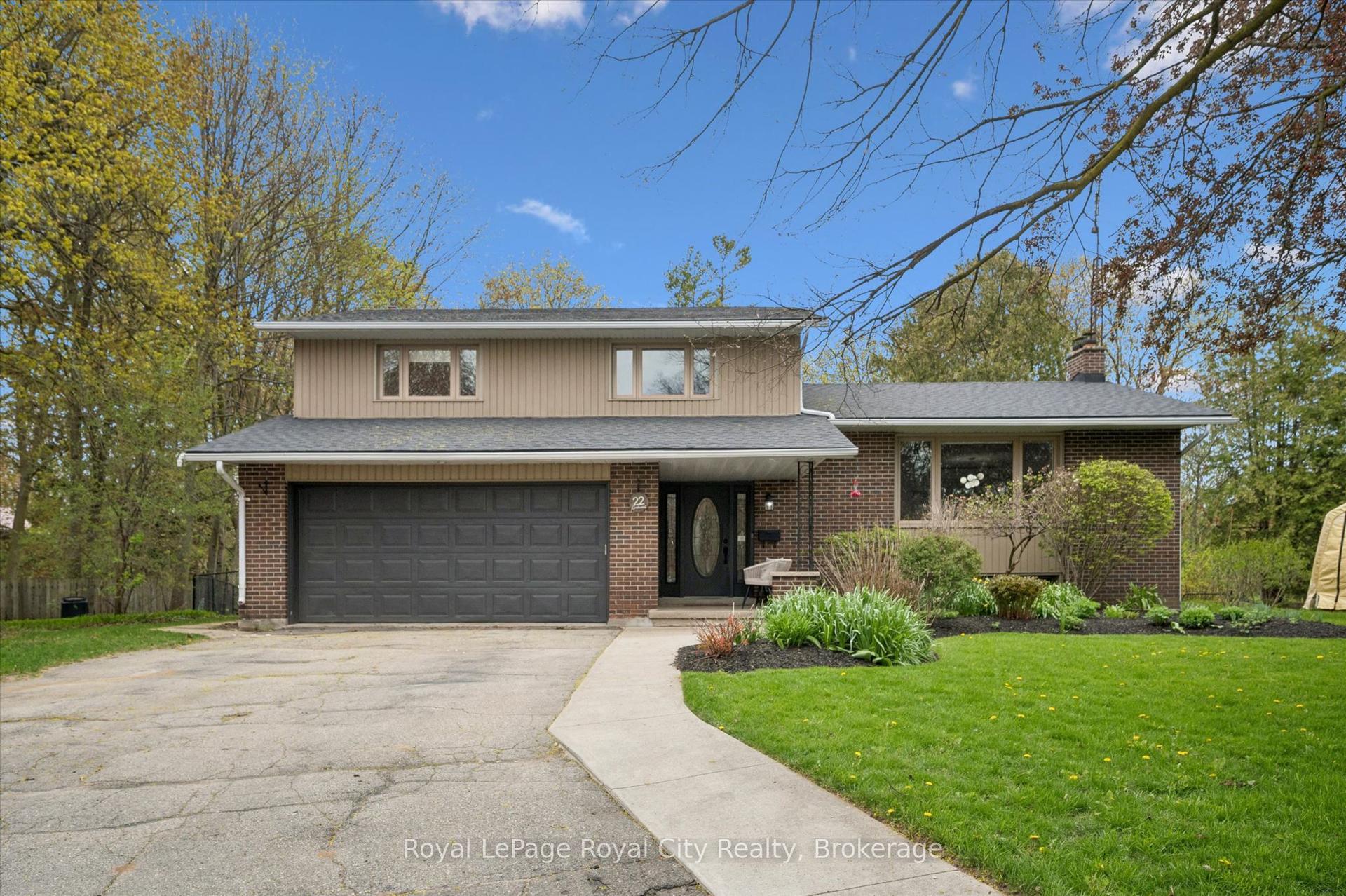 22 Crestwood Drive — photo 1