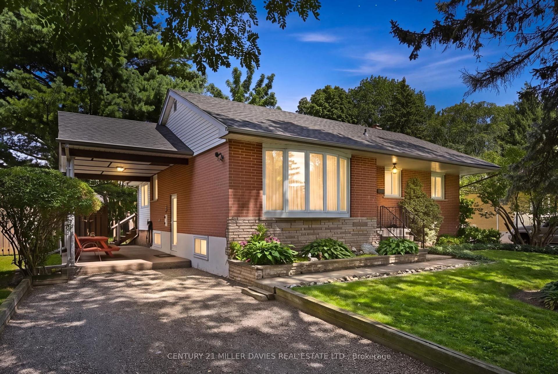 237 Mohawk Road, Oakville — Detached for sale, photo 1