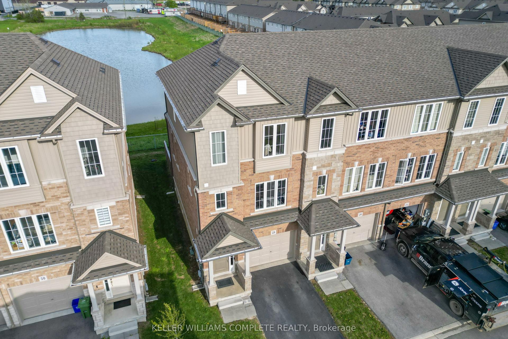 28 CANARY GRASS Boulevard — photo 1