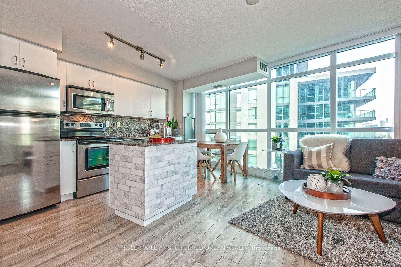 215 Fort York Boulevard 1411 #1411, Toronto — Condo for lease, photo 1