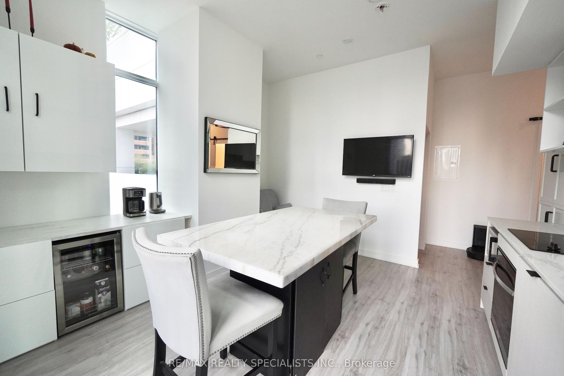 252 CHURCH Street 908 #908, Toronto — Condo for lease, photo 1