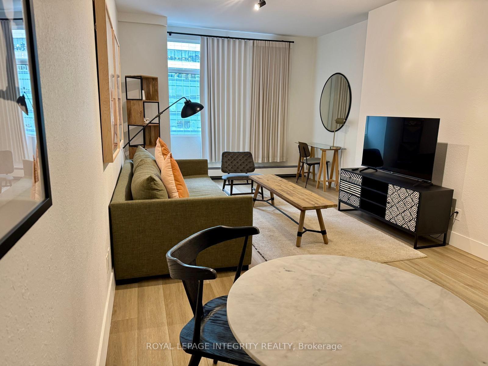 161 Laurier Avenue W 717 #717 — photo 1