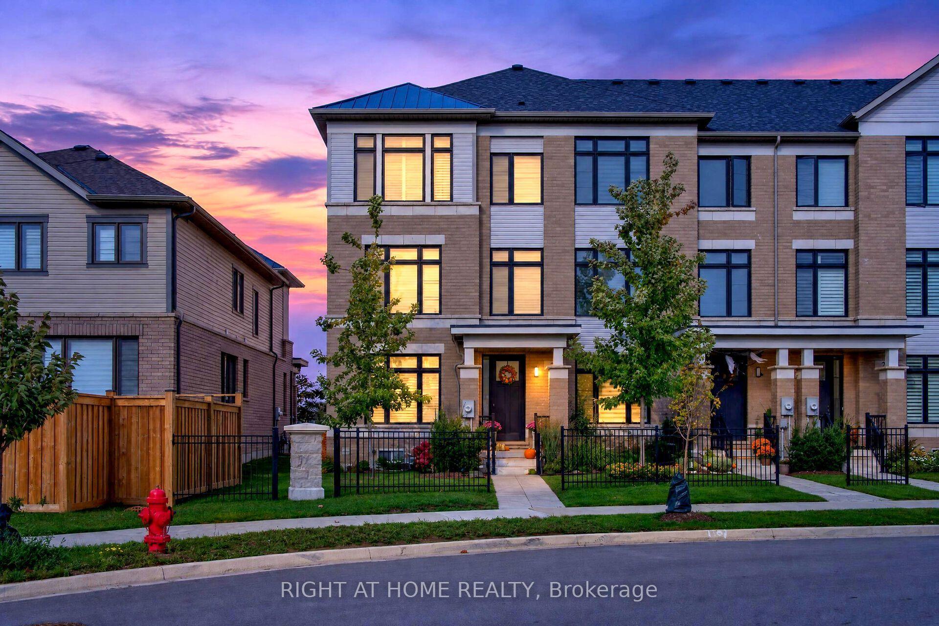 26 Freedom Crescent, Hamilton — Condo Town for sale, photo 1