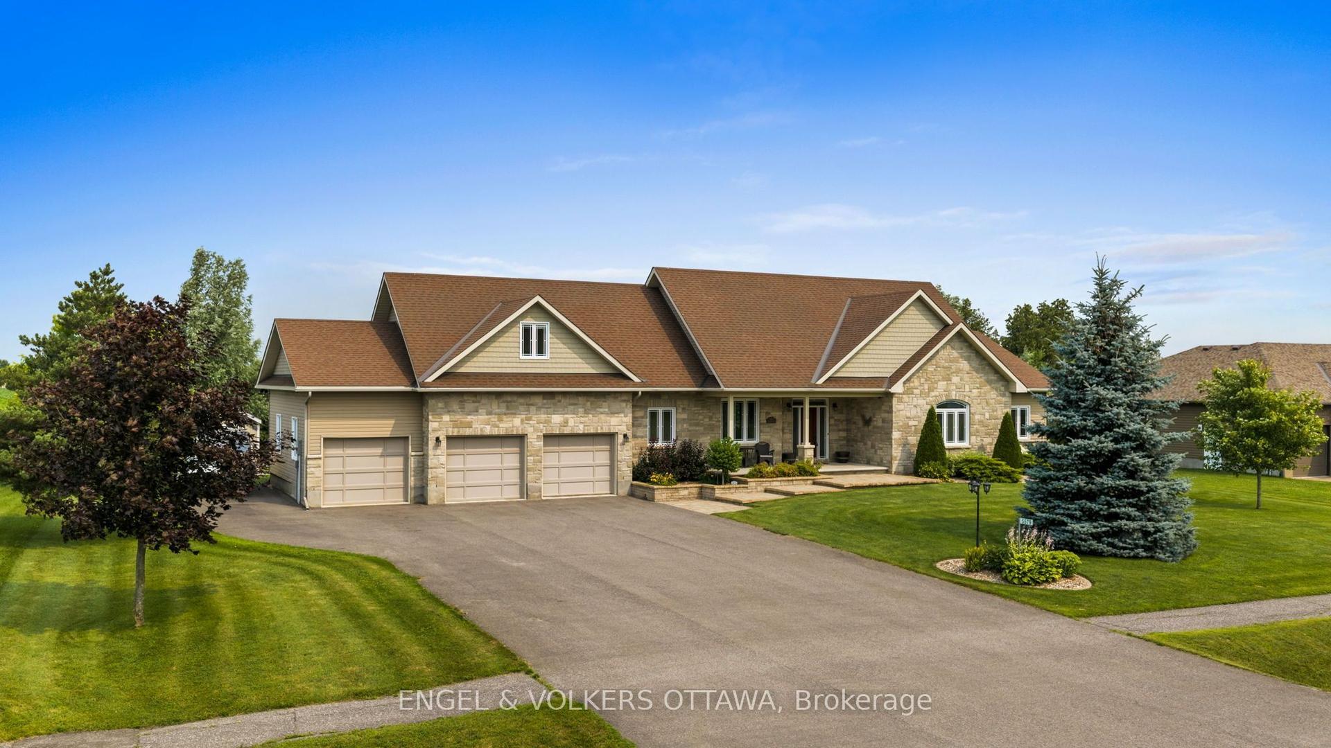 5579 Lombardy Drive, Greely - Metcalfe - Osgoode - Vernon and Area — Detached for sale, photo 1