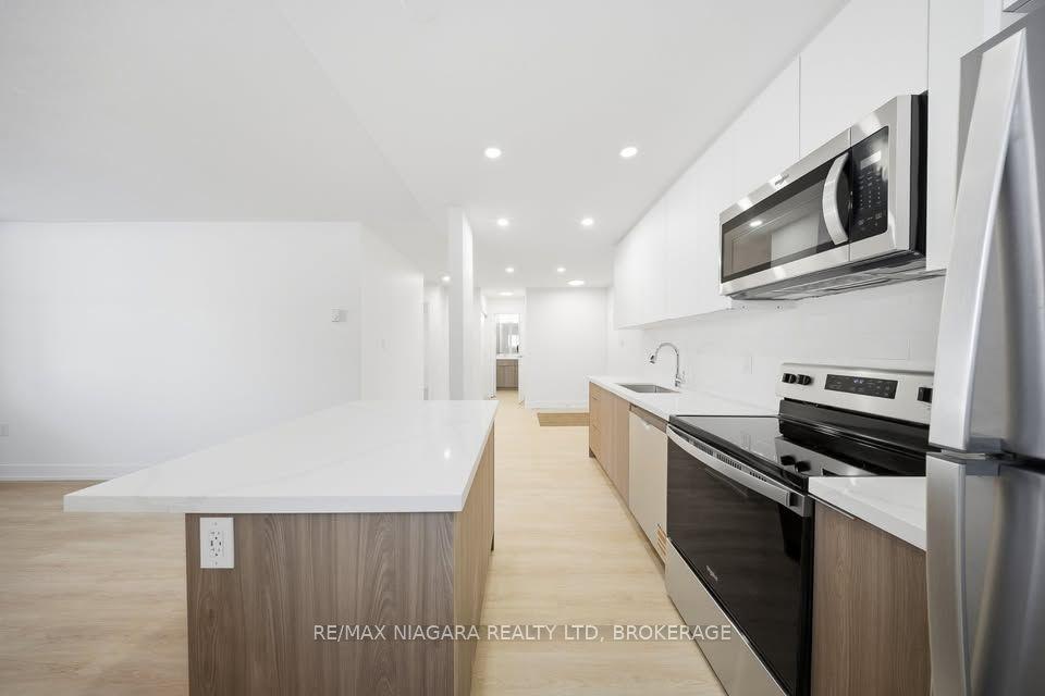 25 Downes Avenue — photo 1