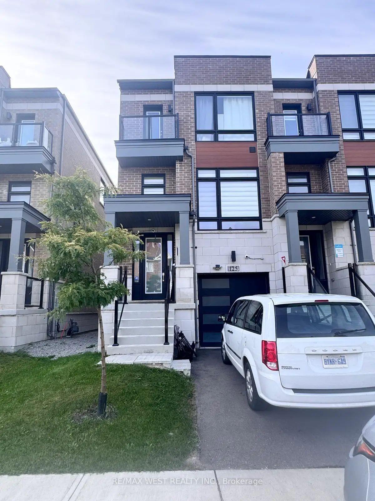 125 Farooq Boulevard, Vaughan — Townhouse for lease, photo 1