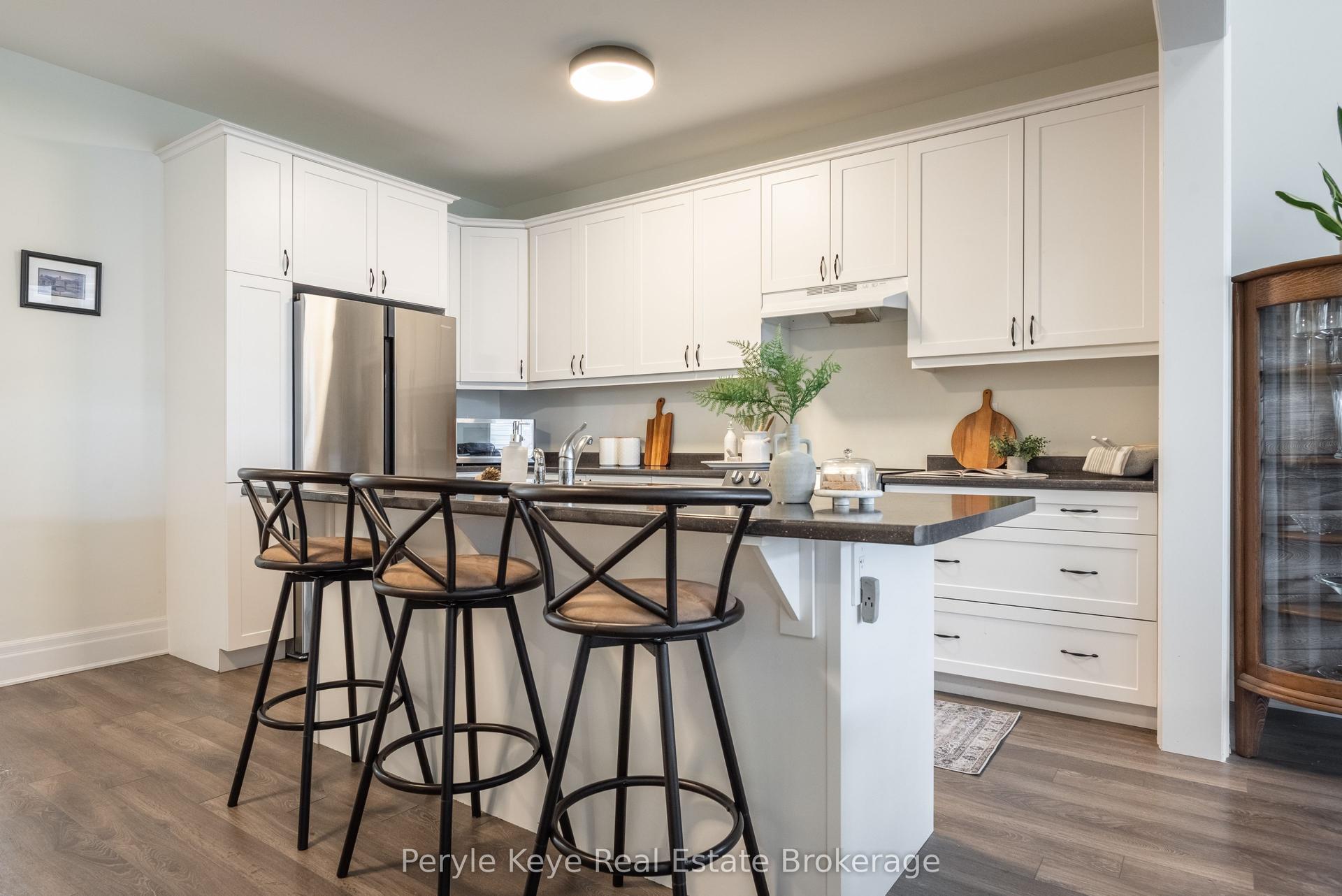 35 Stother Crescent — photo 1