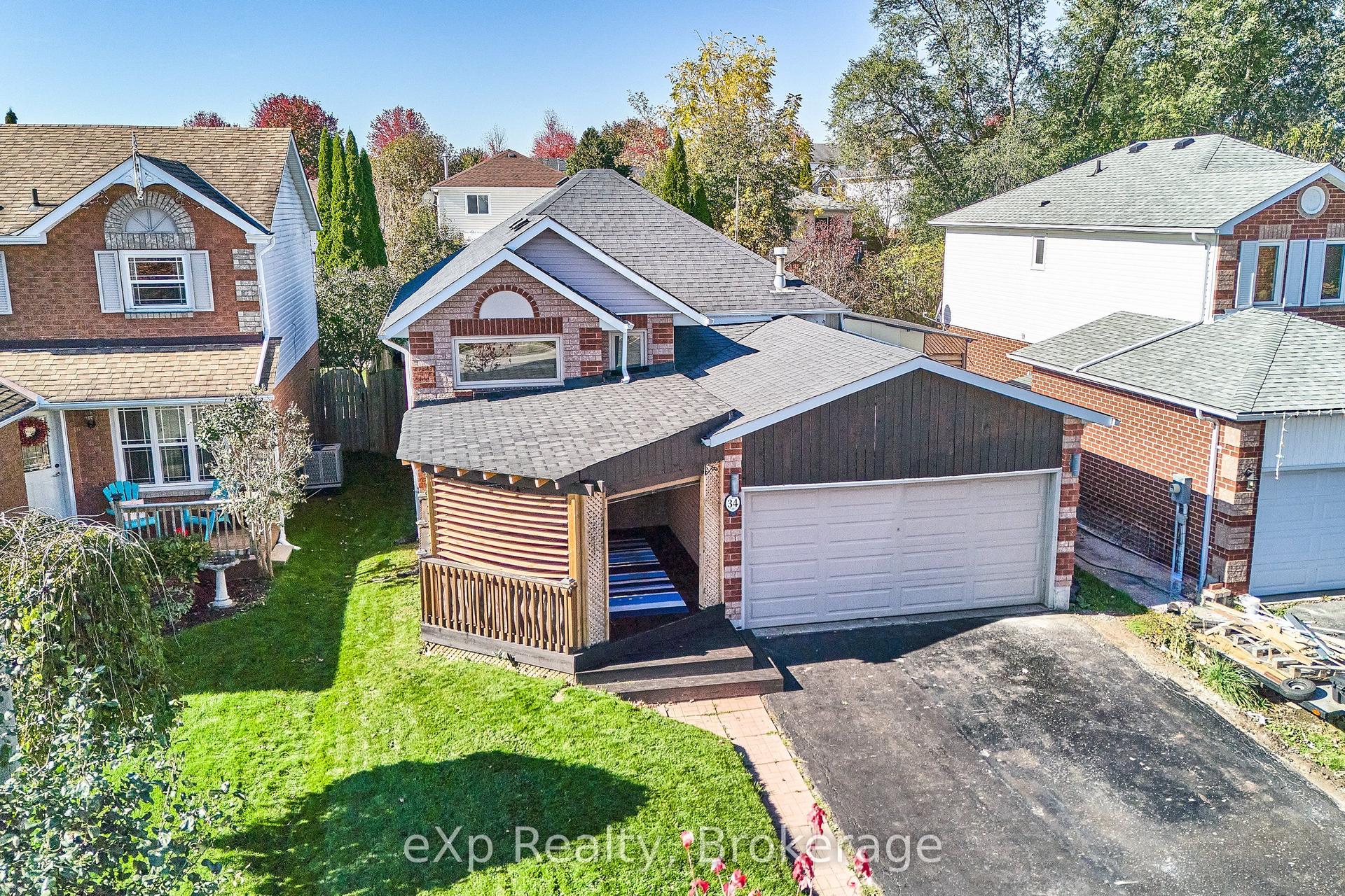 34 Hooper Square, Clarington — Detached for sale, photo 1