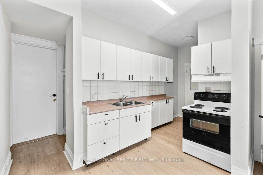 67 Ontario Avenue — photo 1