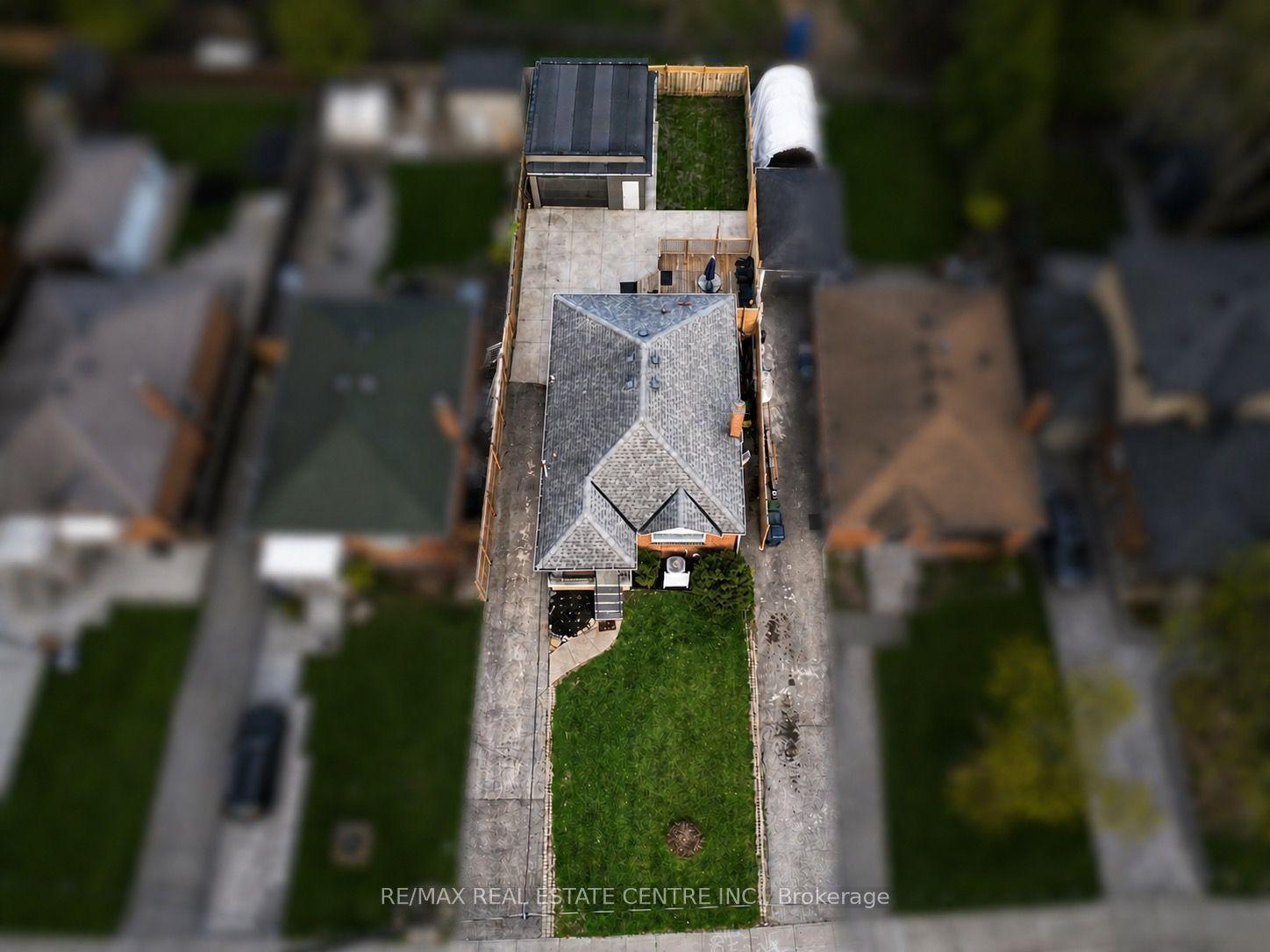 75 Cynthia Road, Toronto — Detached for sale, photo 1