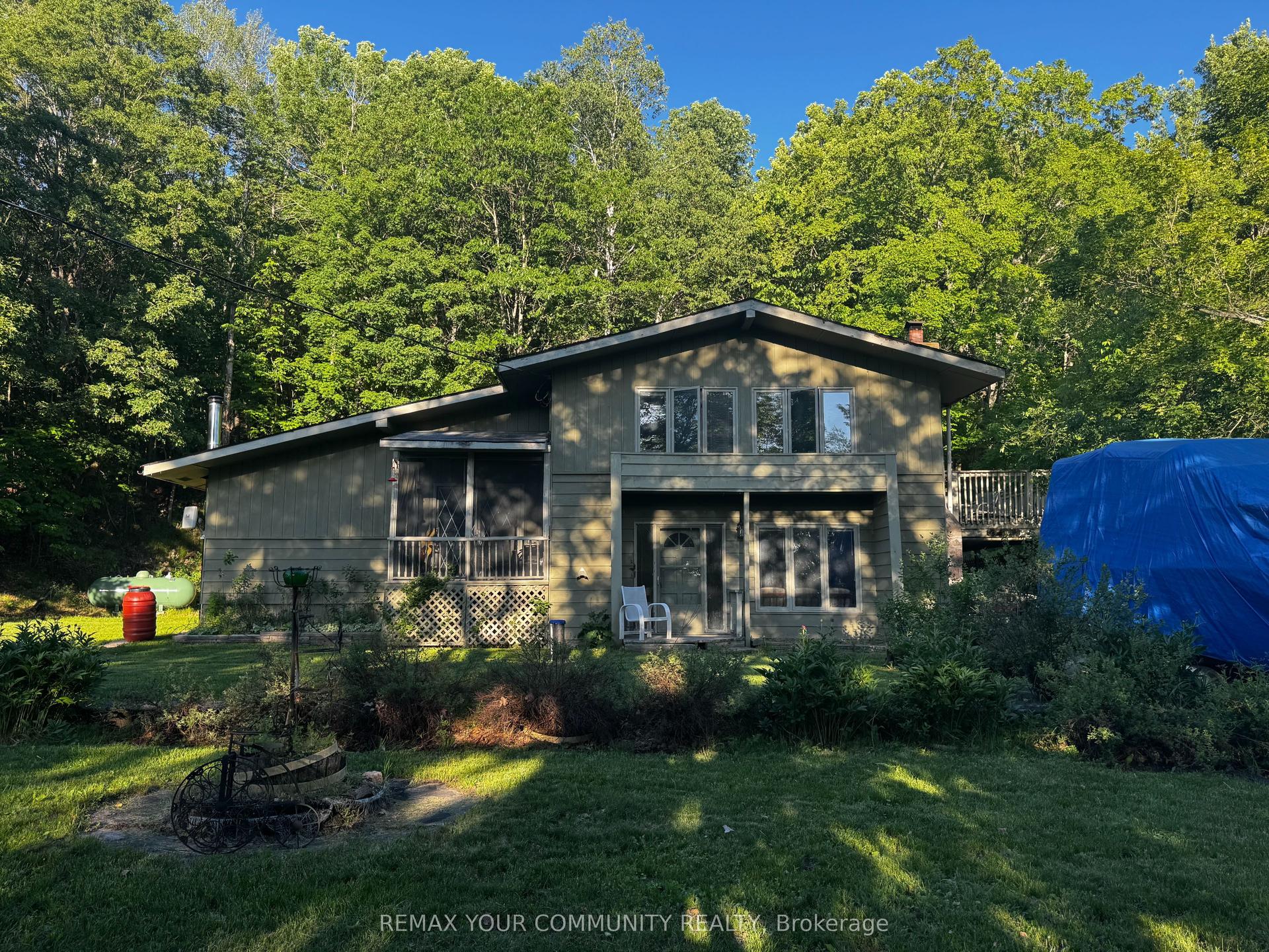 1025 Meadowview Road — photo 1