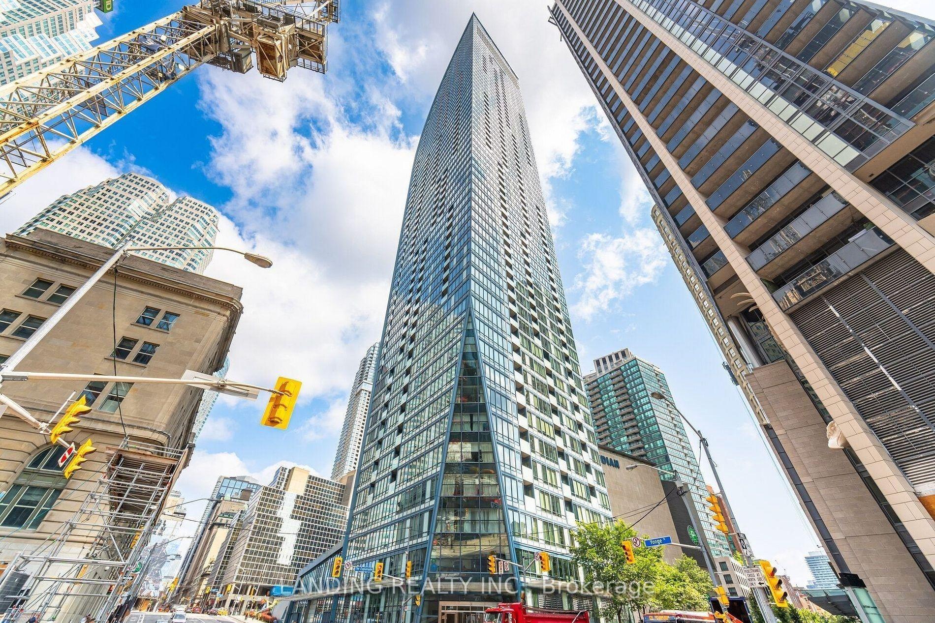 8 The Esplanade Avenue 3304 #3304, Toronto — Condo for lease, photo 1