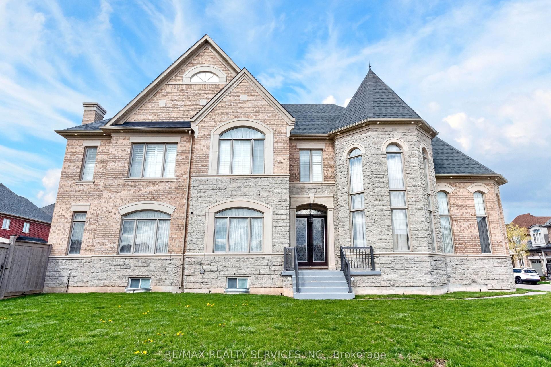 28 Pendergast Court — photo 1