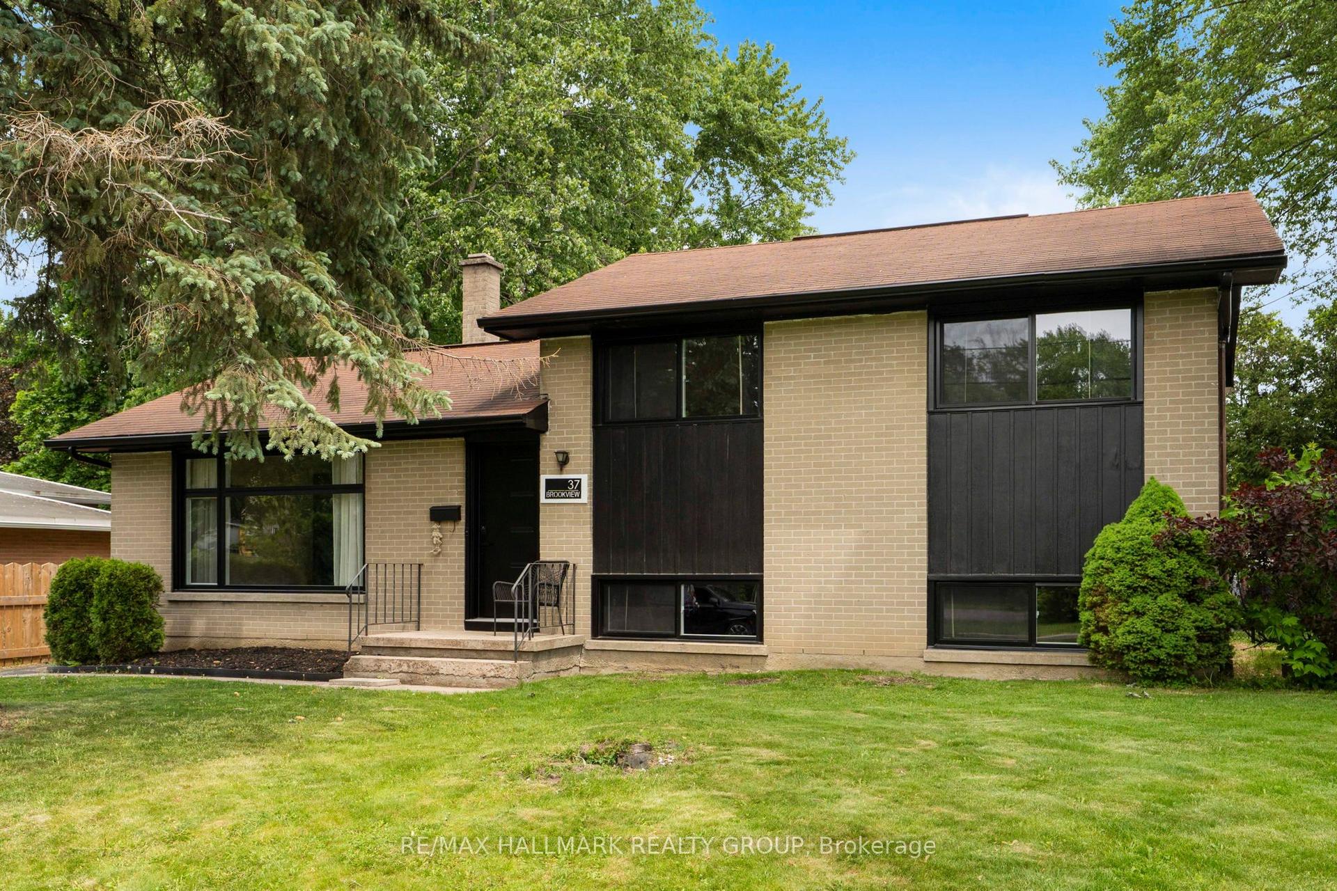 37 Brookview Crescent — photo 1