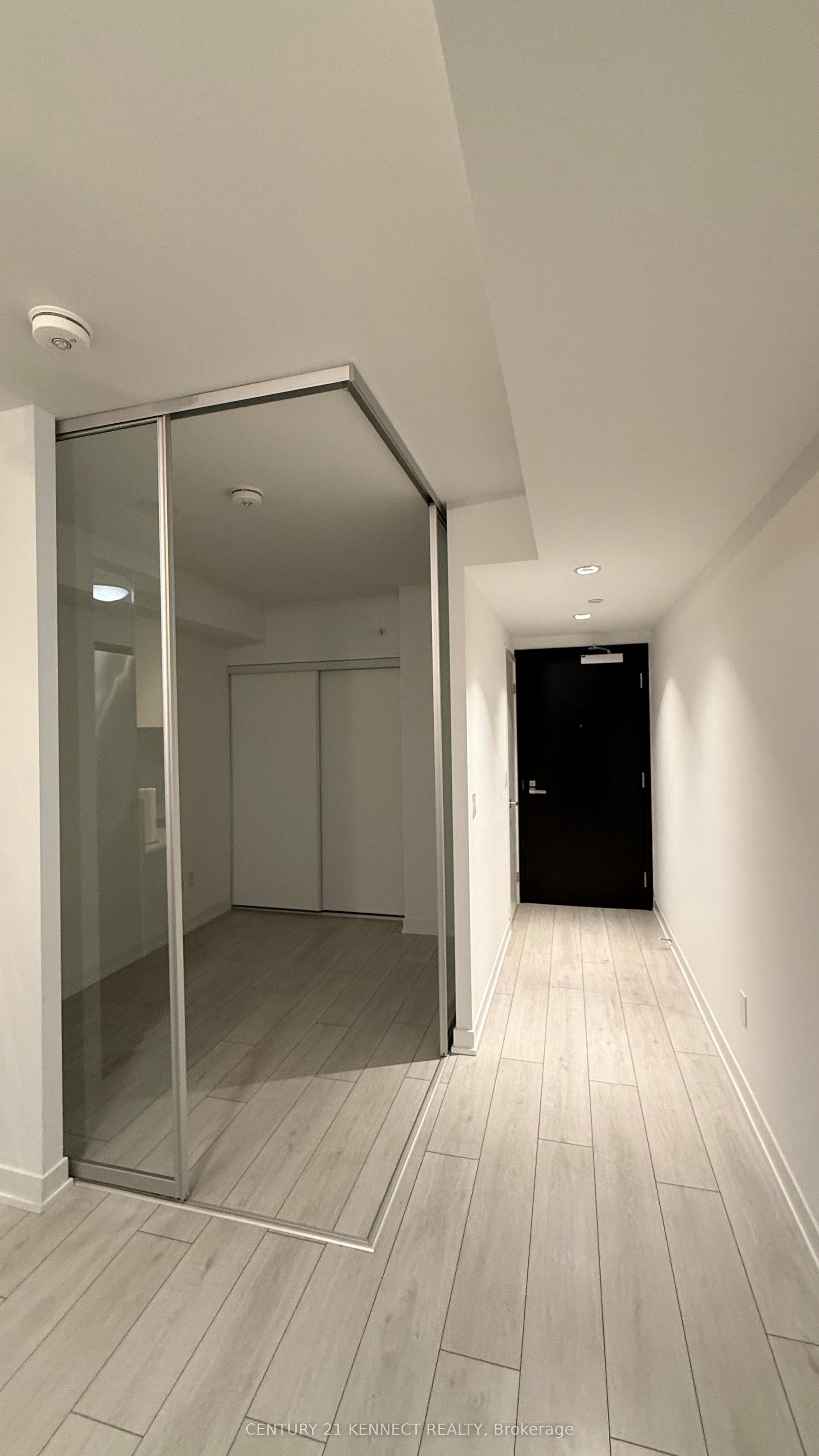 31 Tippett Road 505 #505 — photo 1
