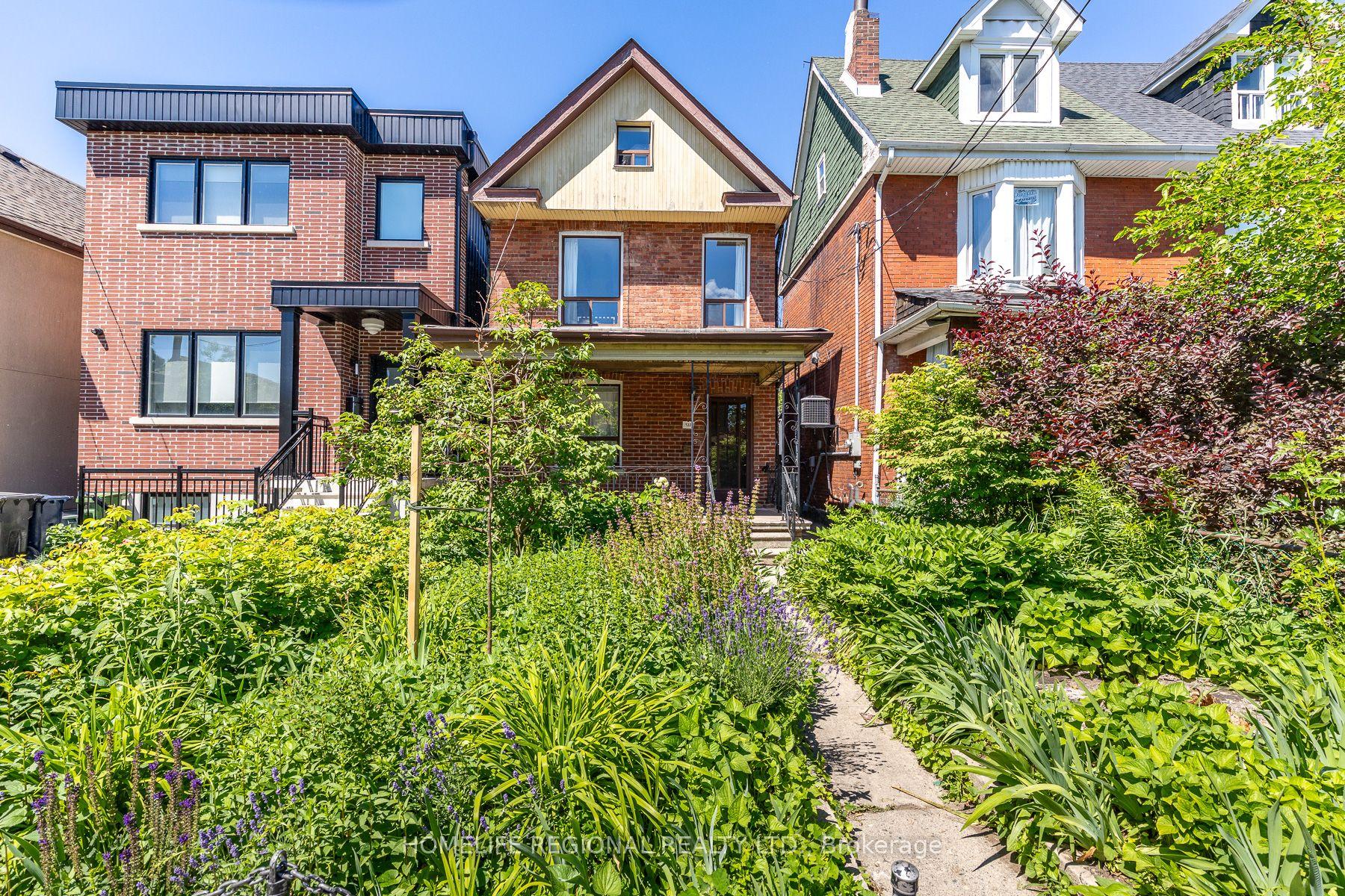 122 Emerson Avenue, Toronto — Detached for sale, photo 1