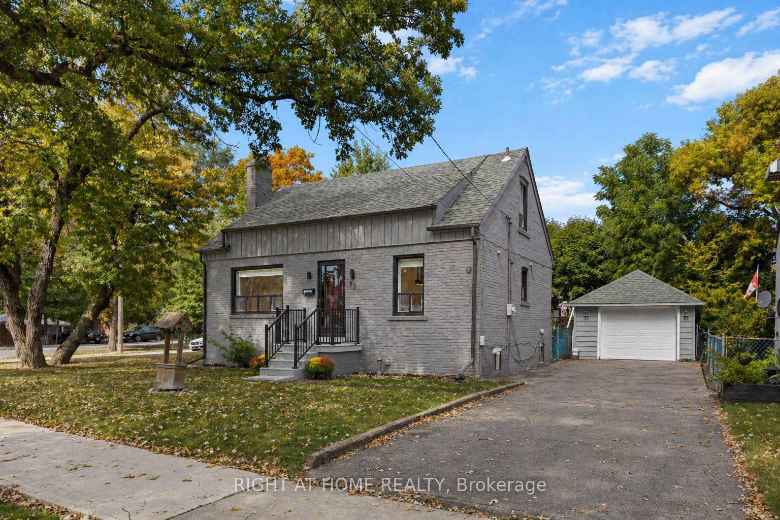 12 Rosalie Avenue — photo 1