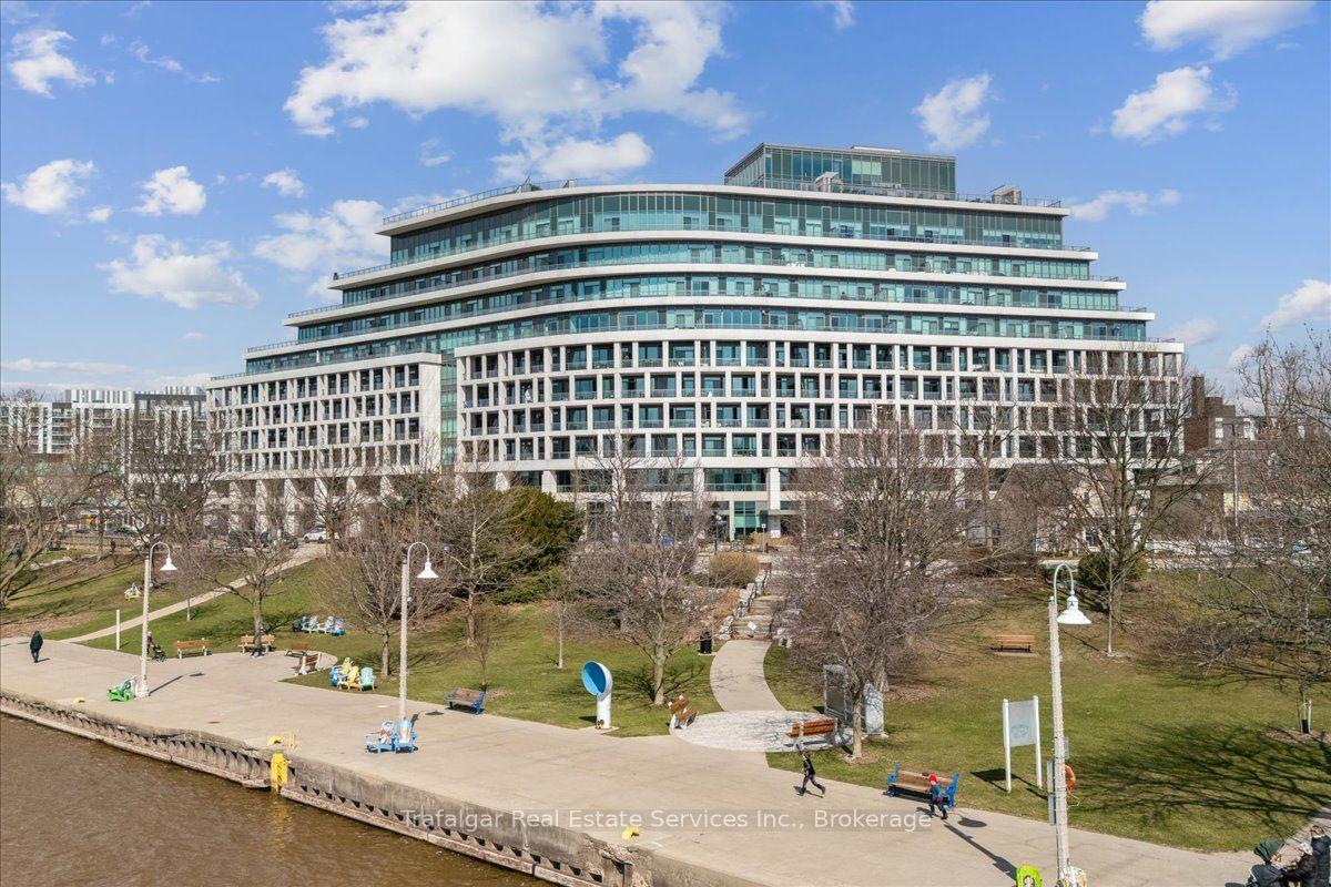 11 Bronte Road 327 #327 — photo 1