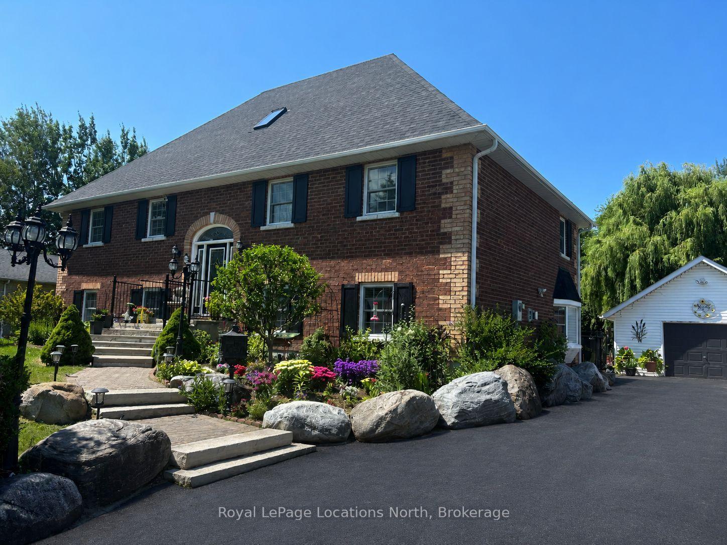 63 BROADVIEW Street, Collingwood — Detached for sale, photo 1