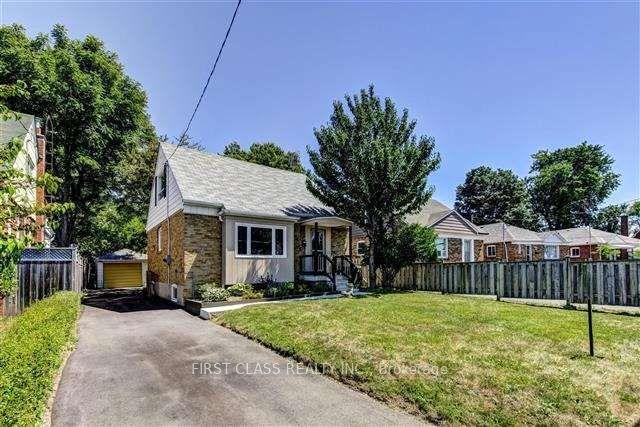 11 Ellington Drive Bsmt #Bsmt — photo 1