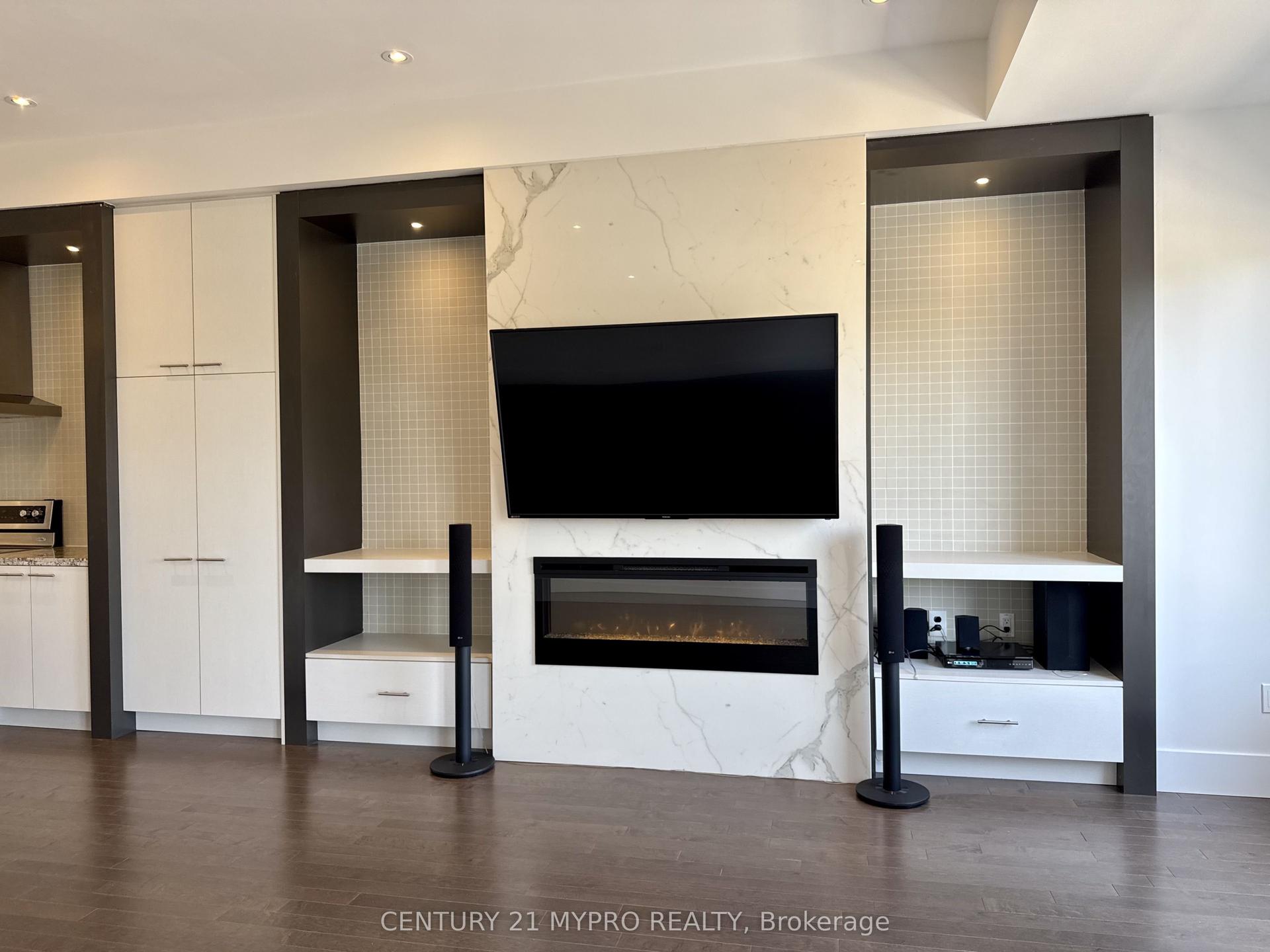 12 Ambler Lane, Richmond Hill — Condo Town for sale, photo 1