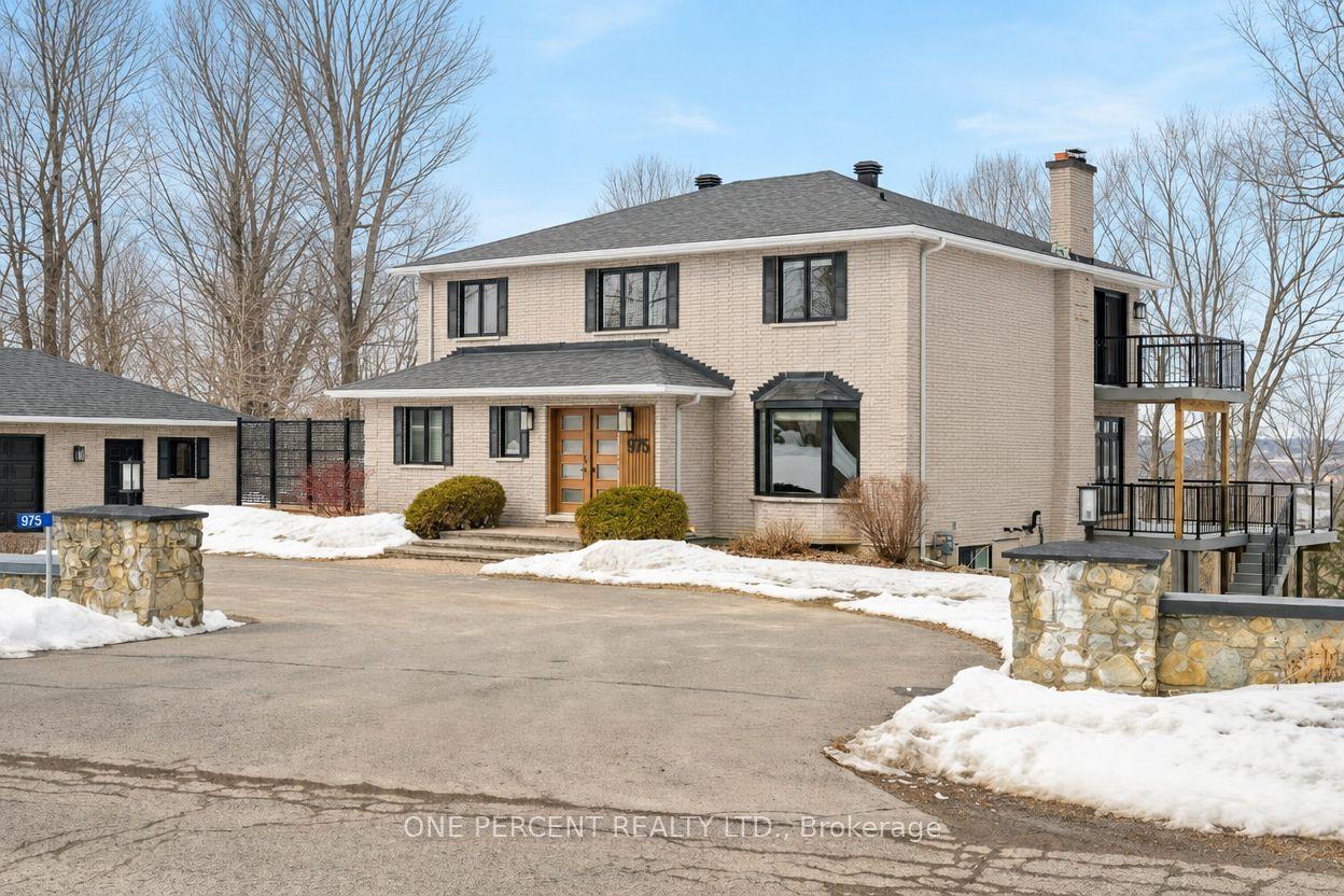 975 Fieldown Street — photo 1