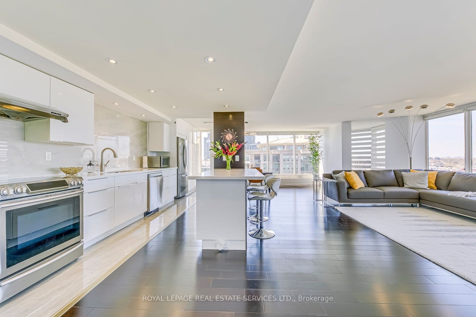 2045 Lake Shore Boulevard W 1607 #1607 — photo 1