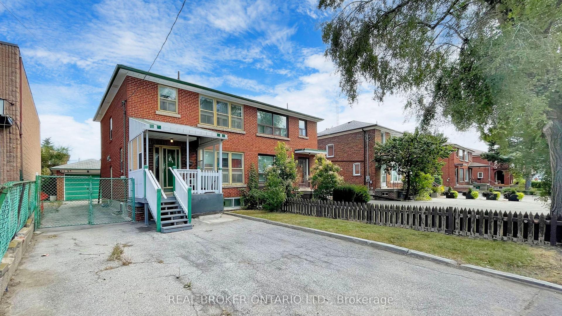 3241 Dufferin Street, Toronto — Semi-Detached for lease, photo 1