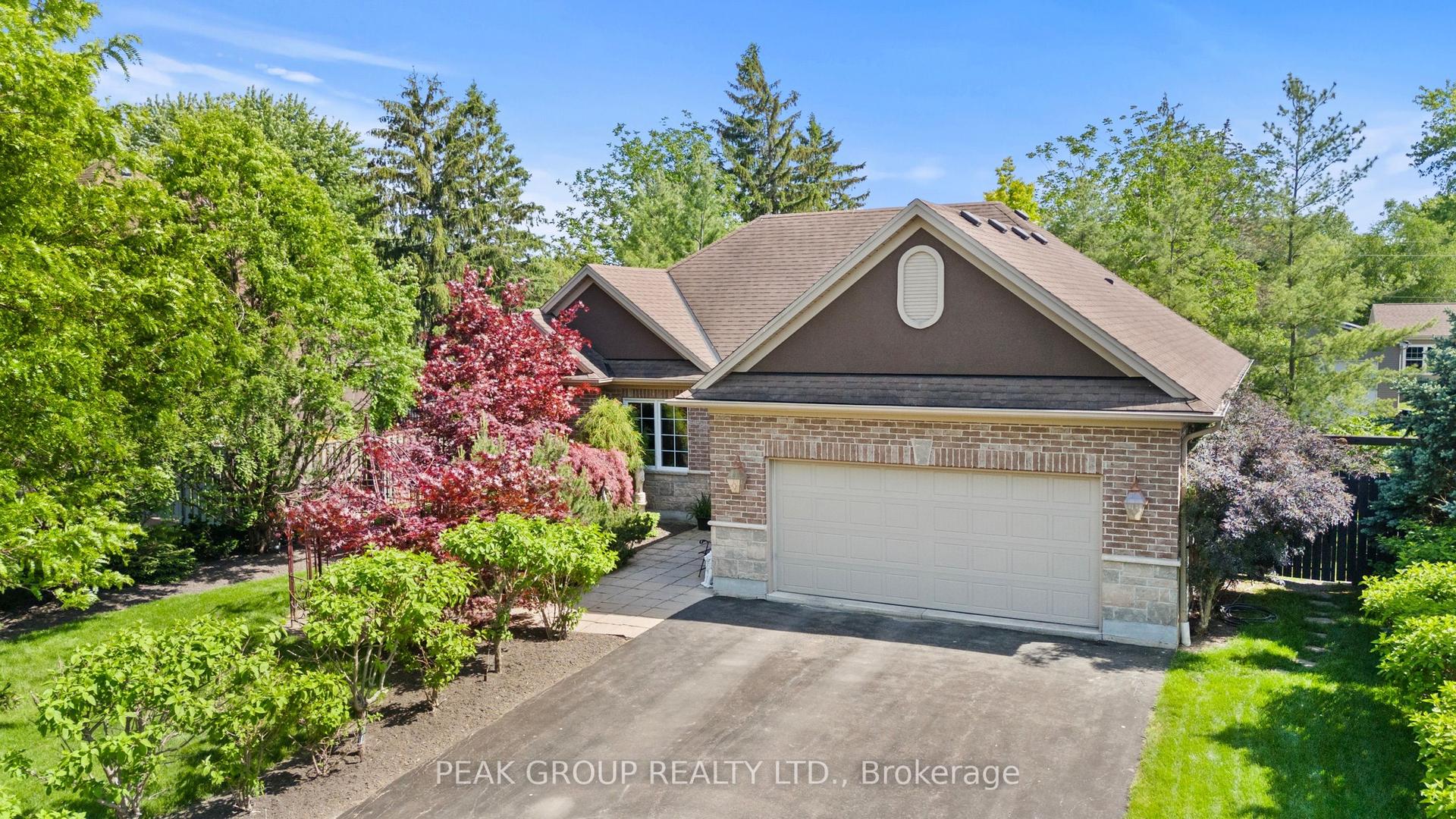 18 Martha Court — photo 1