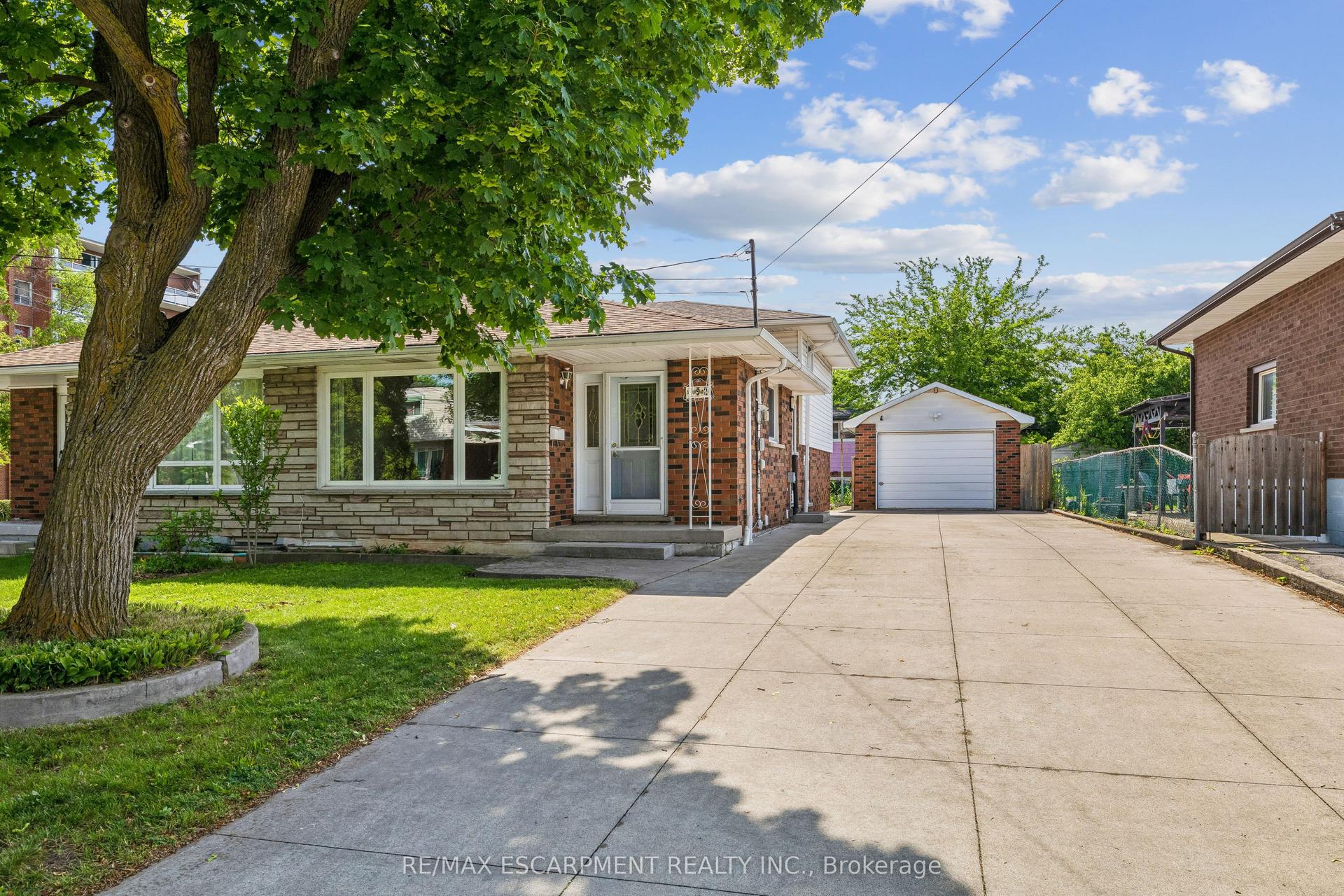 192 Oakland Drive — photo 1