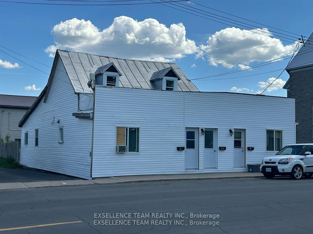 28 Lochiel Road — photo 1