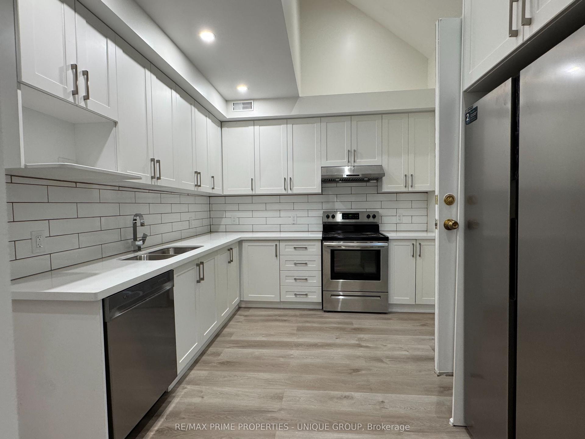 62 Henry Street 2 #2, Toronto — Semi-Detached for lease, photo 1