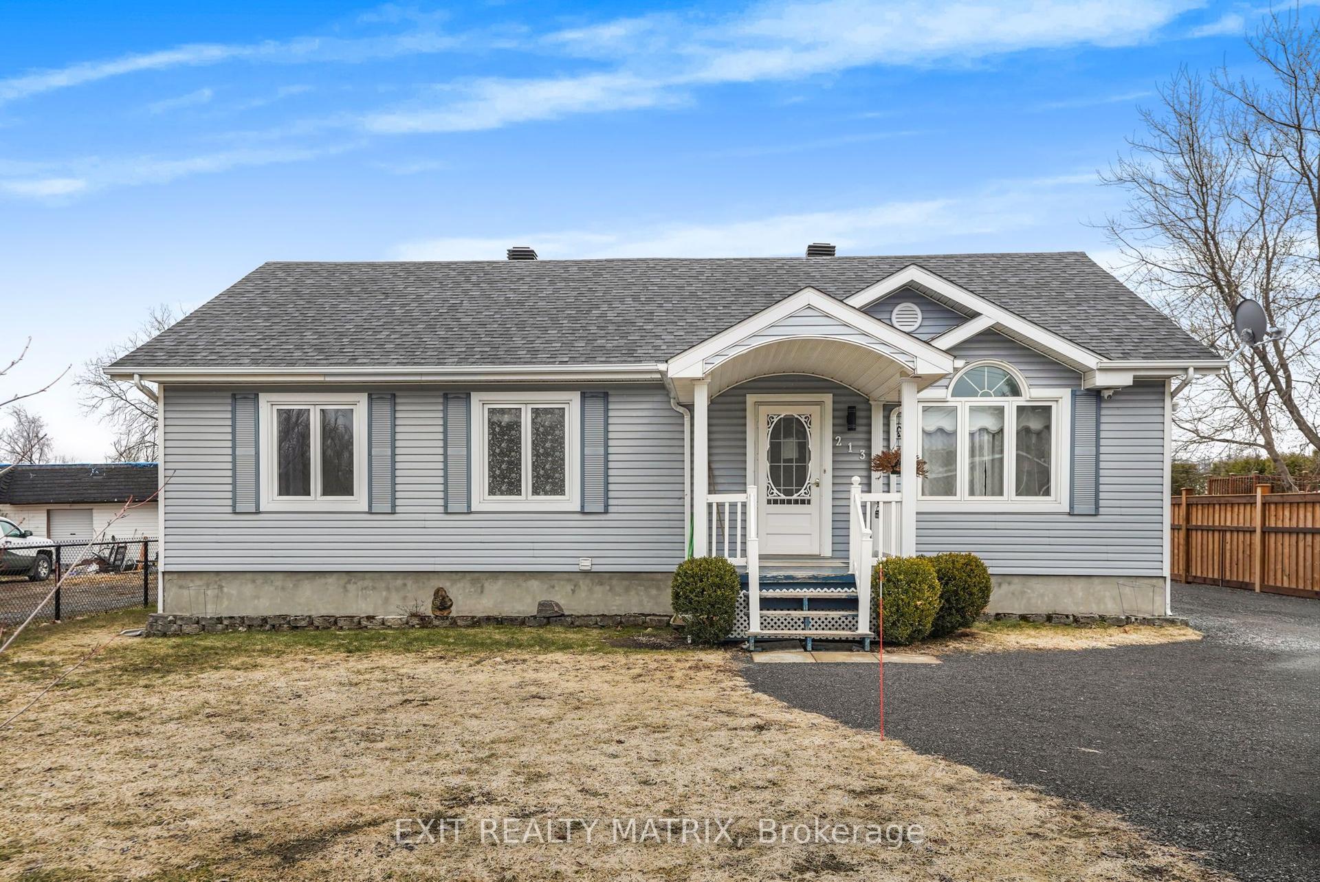 213 Longueuil Street — photo 1